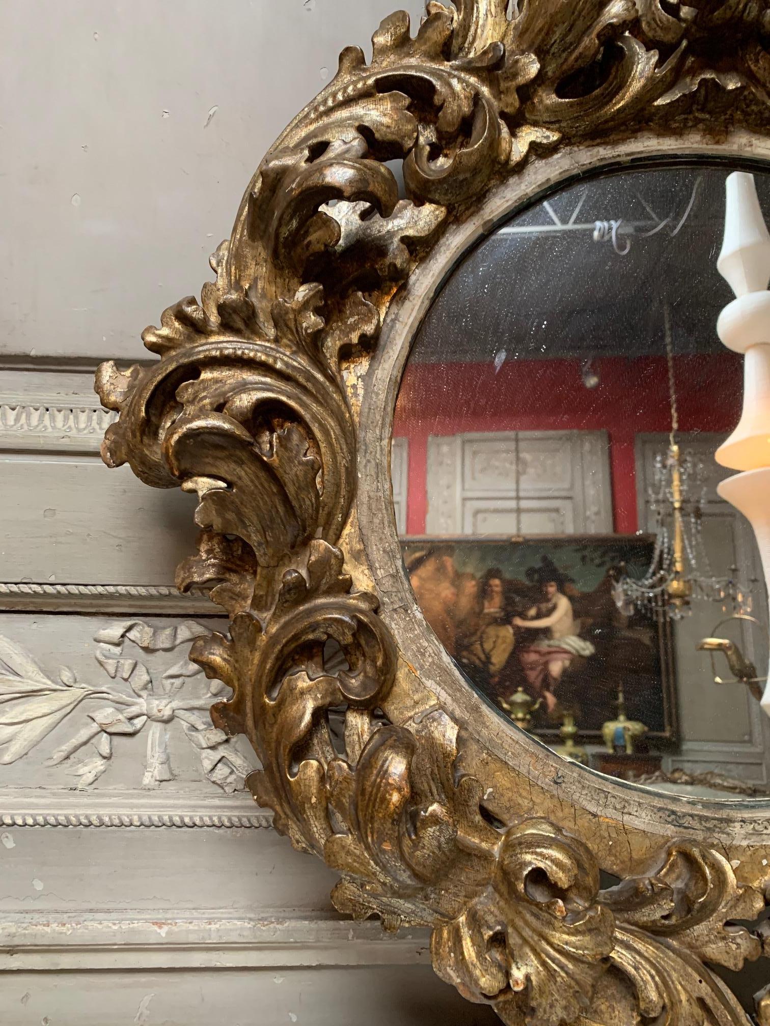 19th Century Italian Carved and Giltwood Round Baroque Style Mirror 3