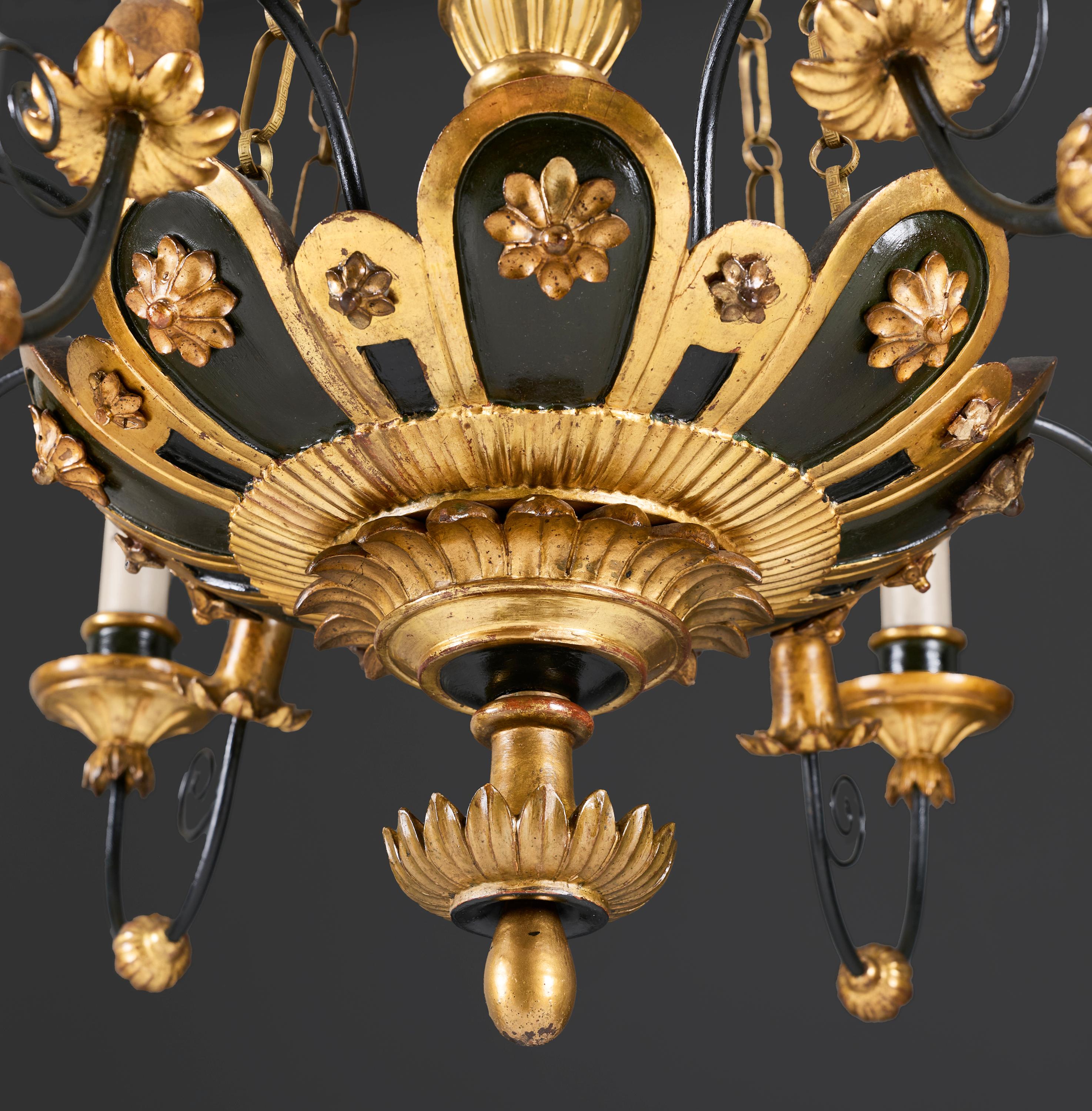 Lustre italien du XIXe siècle en bois doré et ébonisé en vente 1