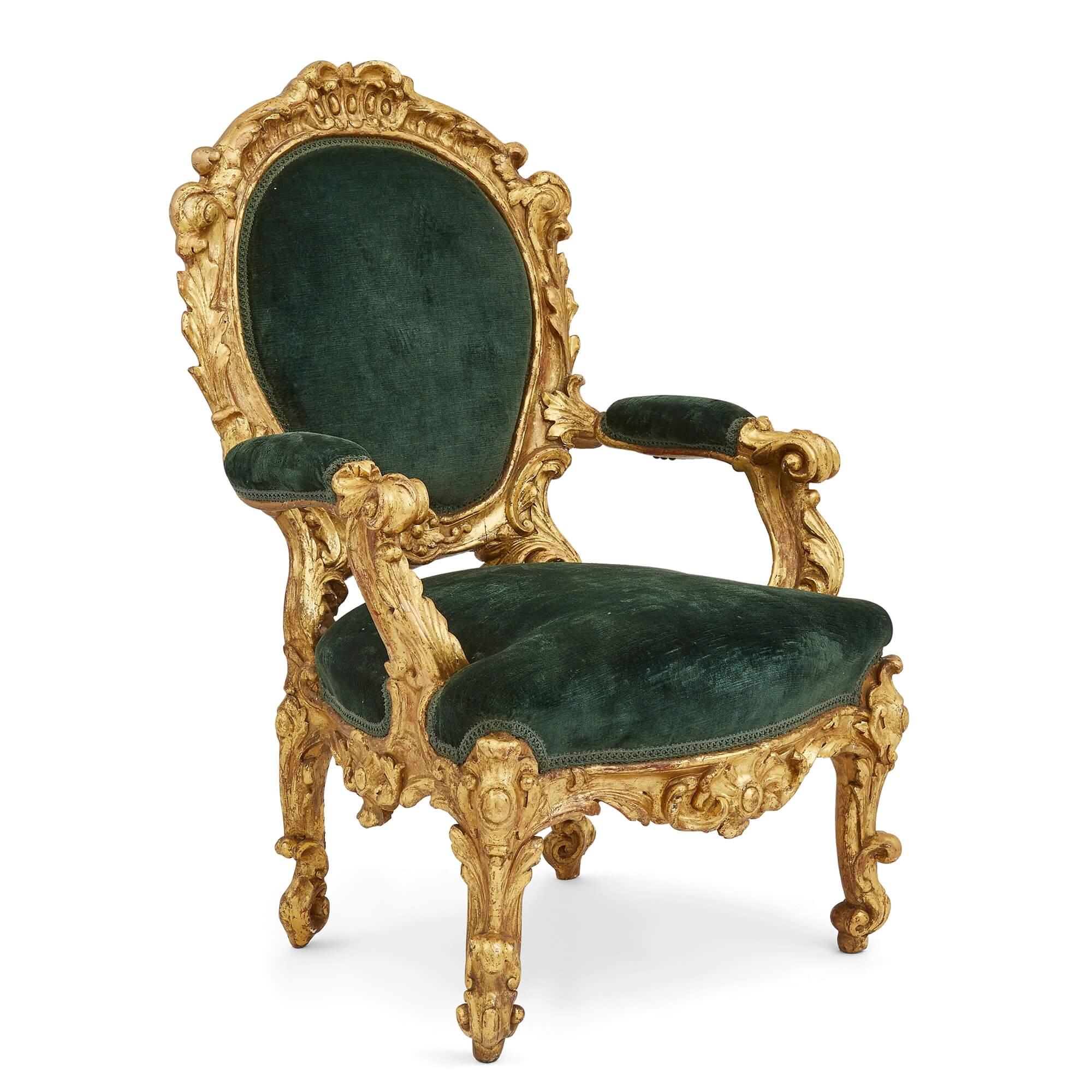 Doré Suite de chaises palazzo italiennes en bois doré du XIXe siècle en vente