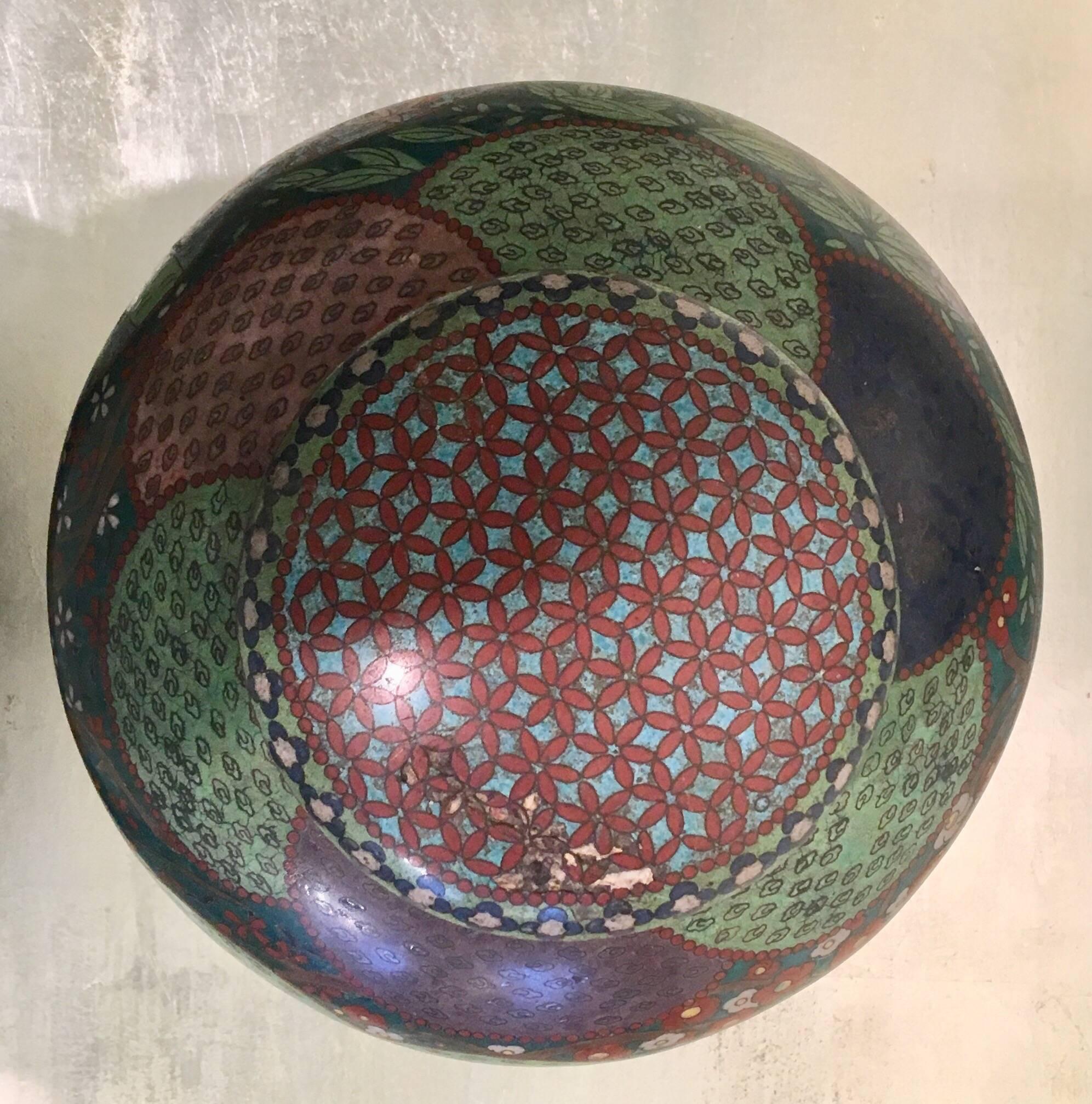 19th Century Japanese Cloisonné Lidded Jar For Sale 1