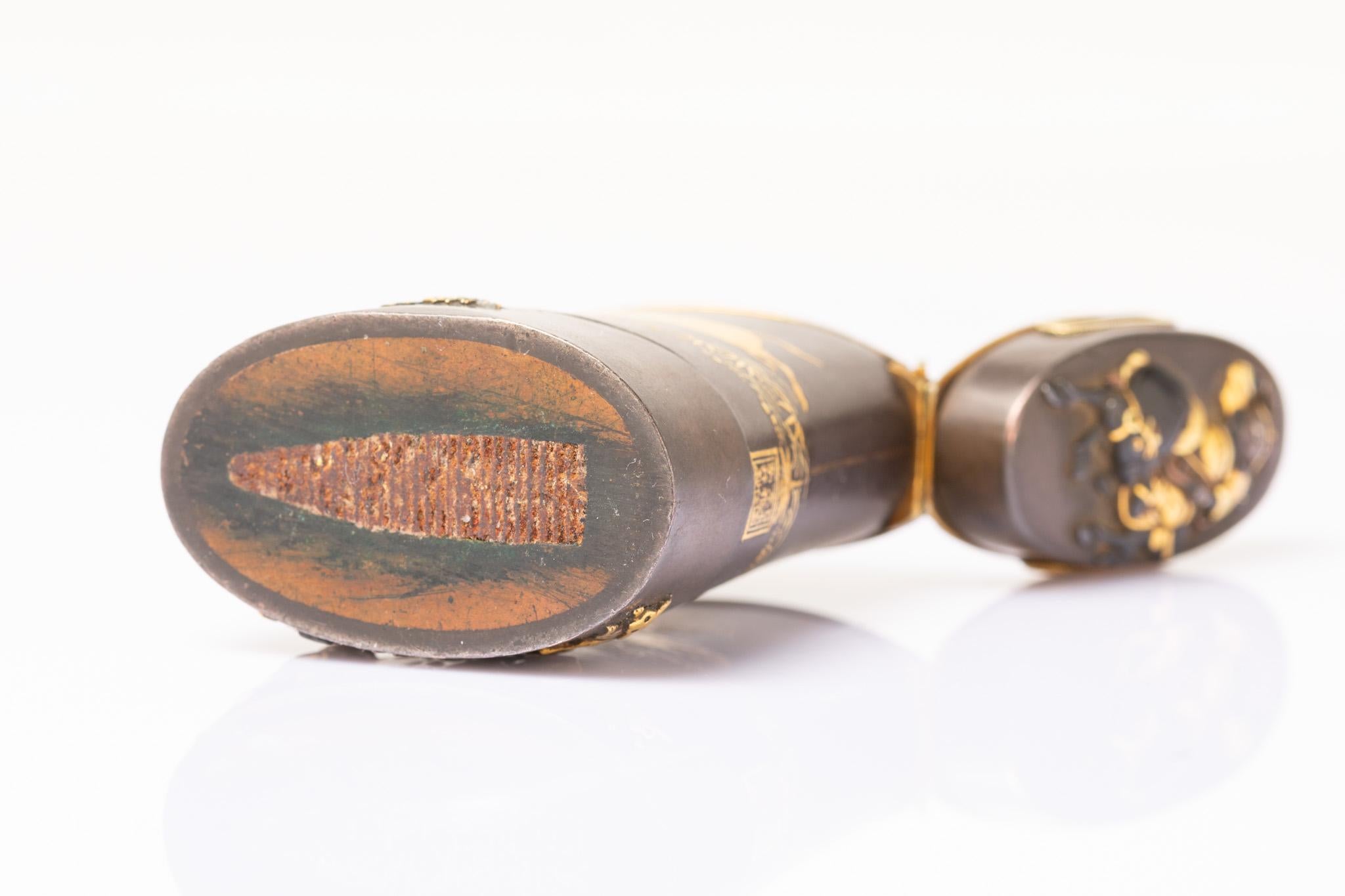 A 19th Century Japanese Meiji Shakudo Vesta Case By Komai Otojiro For Sale 8