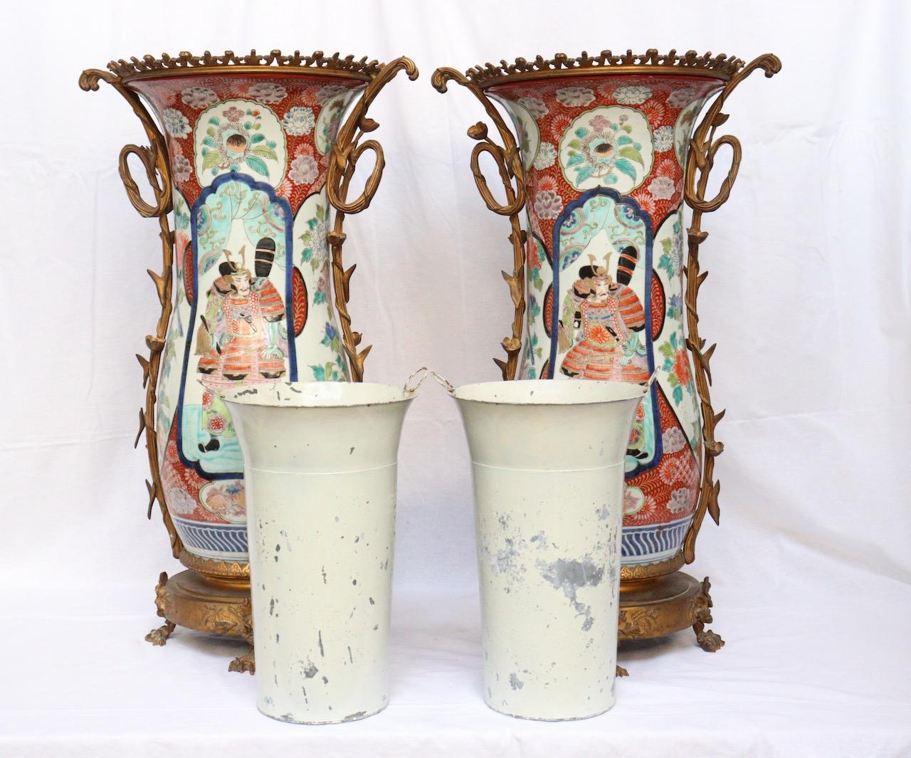19th Century Japanese Porcelain and Ormolu-Mounted Pair of Vases 3