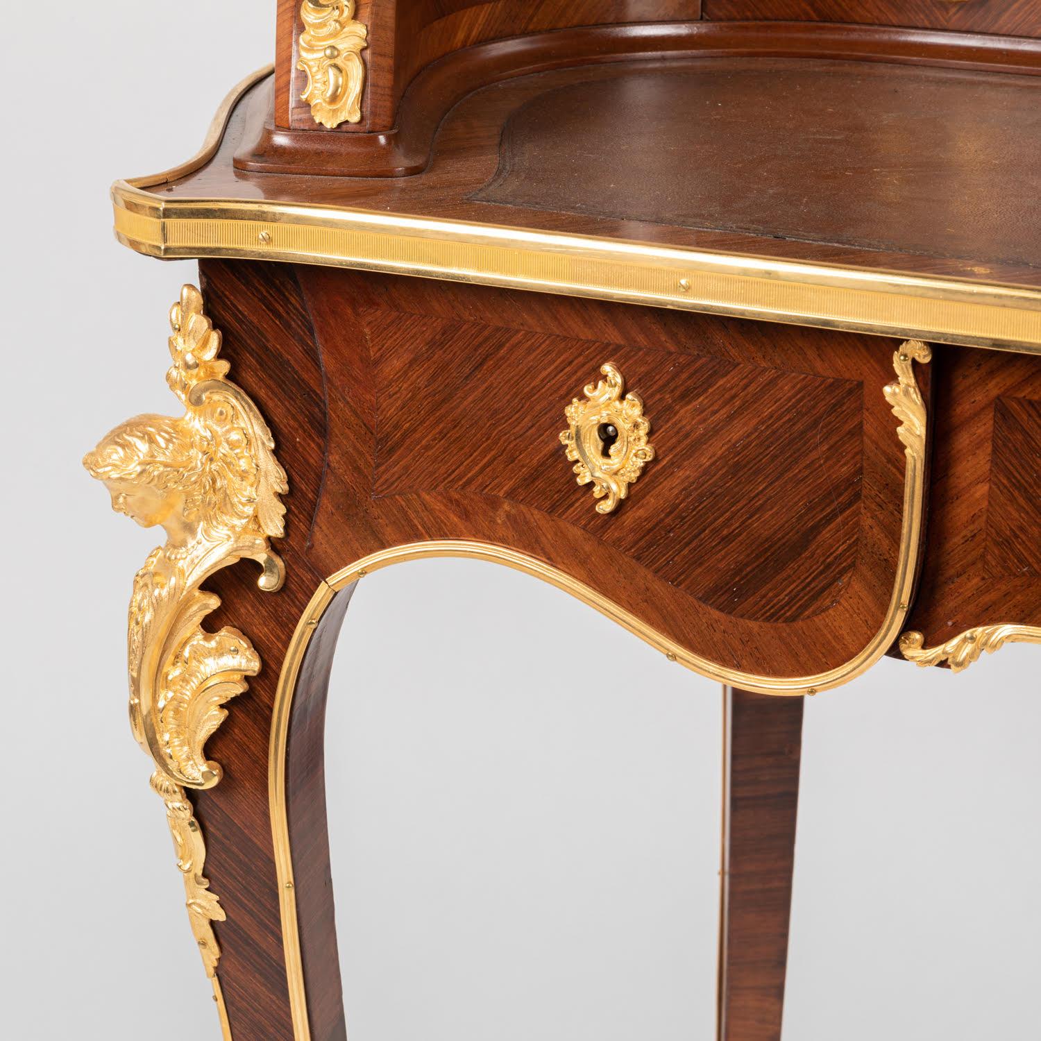 Scrivania da donna del XIX secolo in intarsio e bronzo dorato, stile Luigi XV. in vendita 4