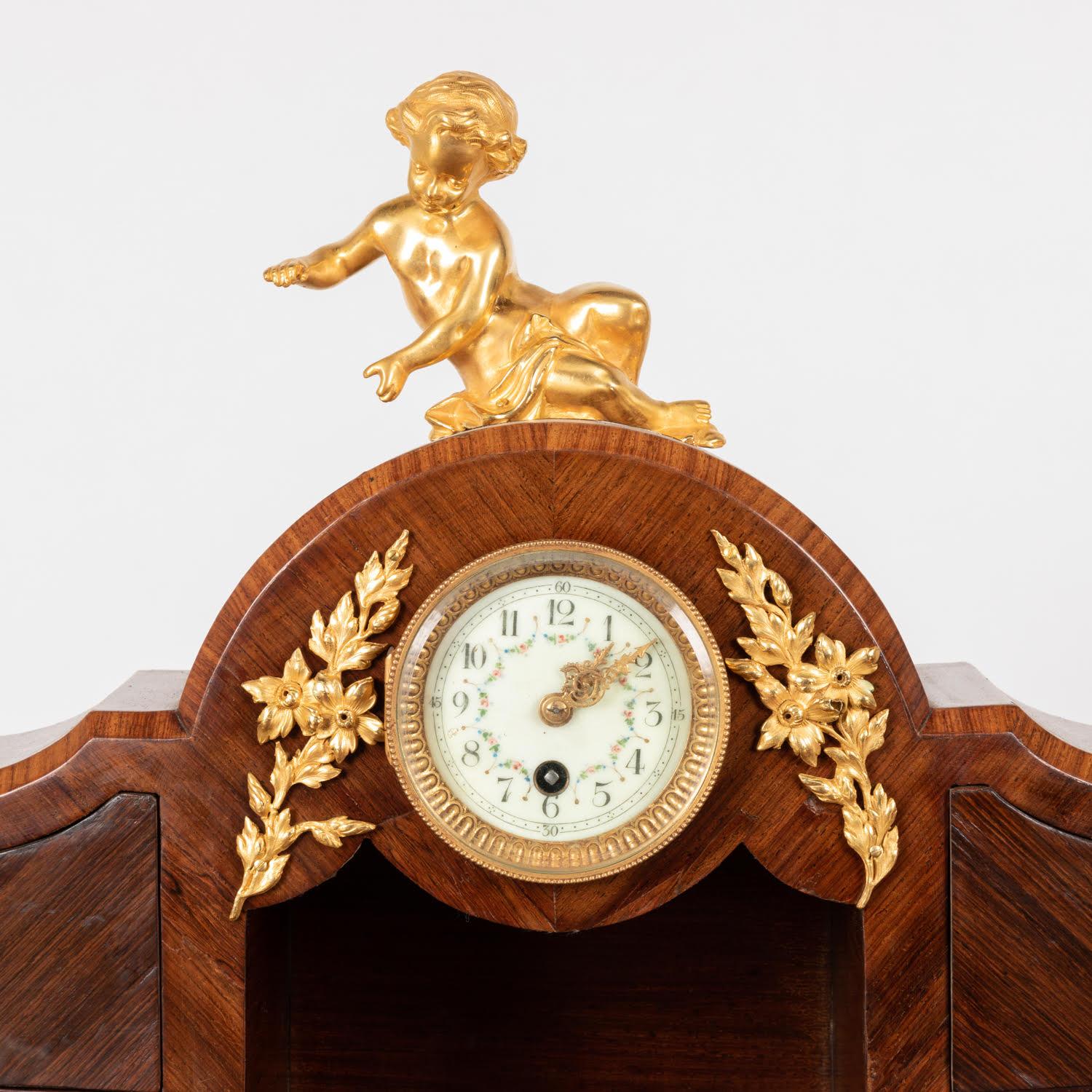 Bronzo Scrivania da donna del XIX secolo in intarsio e bronzo dorato, stile Luigi XV. in vendita