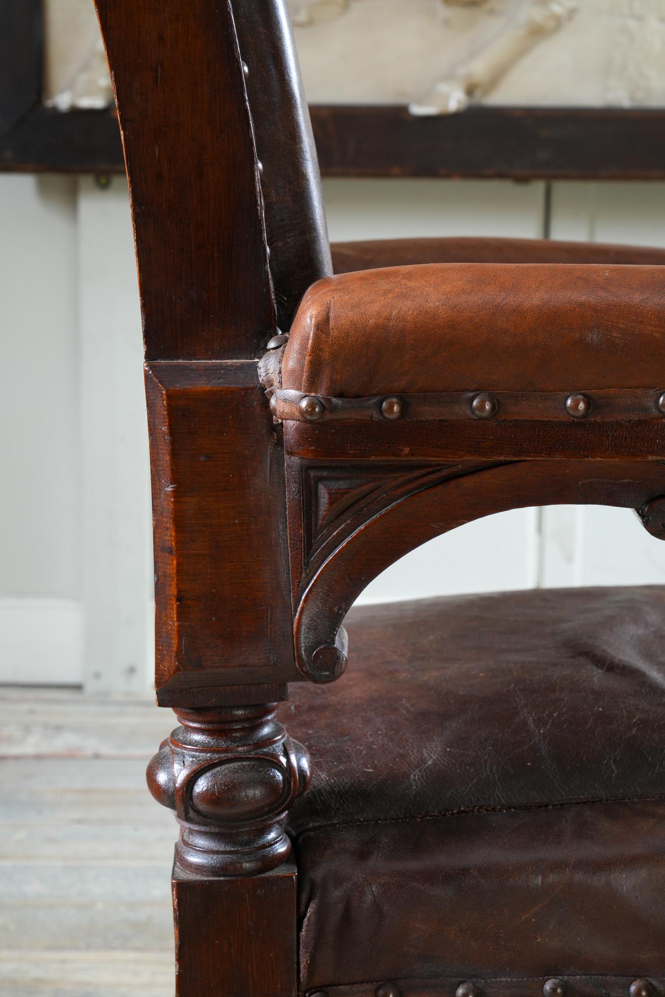 Chaise de bureau en cuir du XIXe siècle en vente 7
