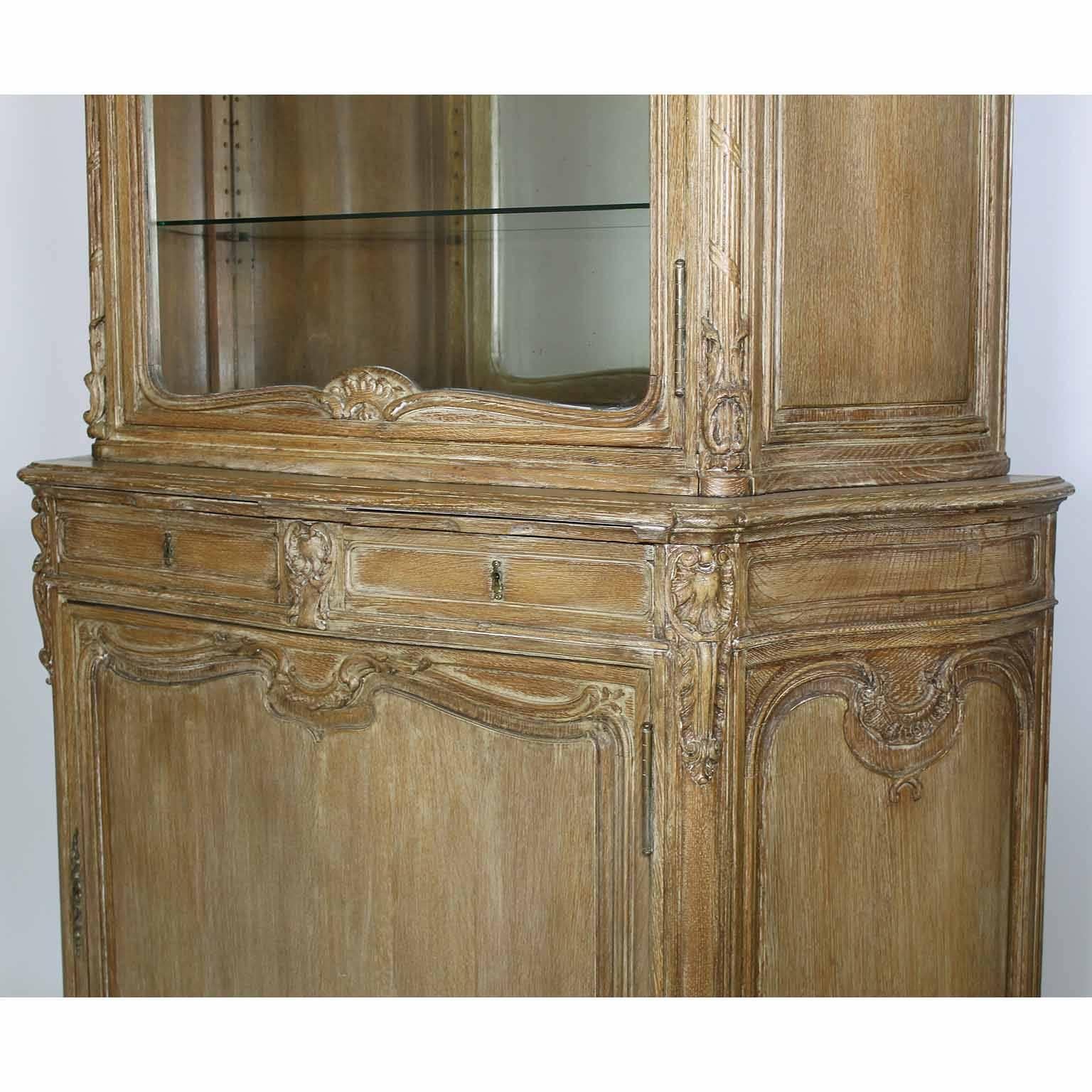 19th Century Louis XV Style Country French Carved White-Washed Walnut Vitrine  In Good Condition For Sale In Los Angeles, CA