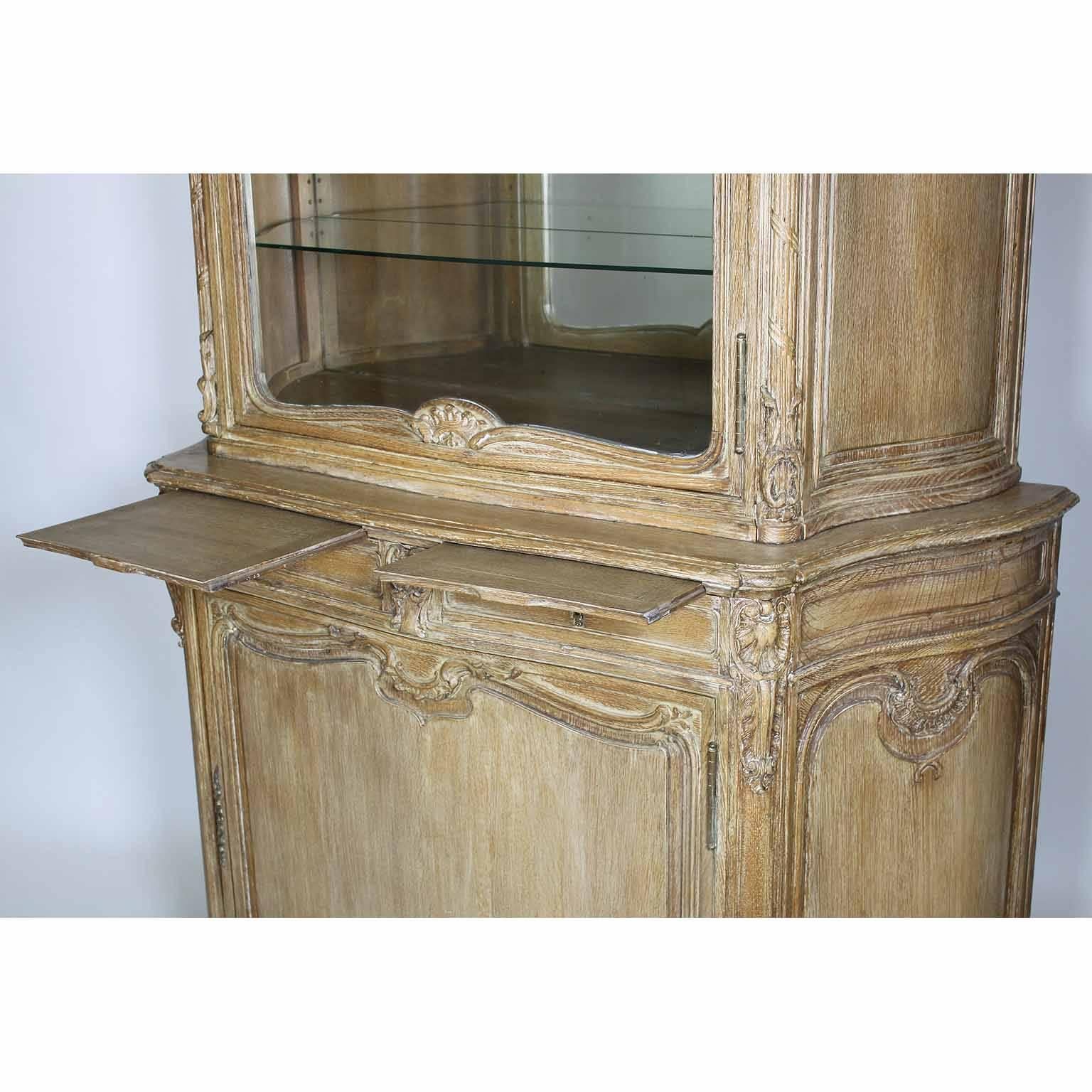 Glass 19th Century Louis XV Style Country French Carved White-Washed Walnut Vitrine  For Sale