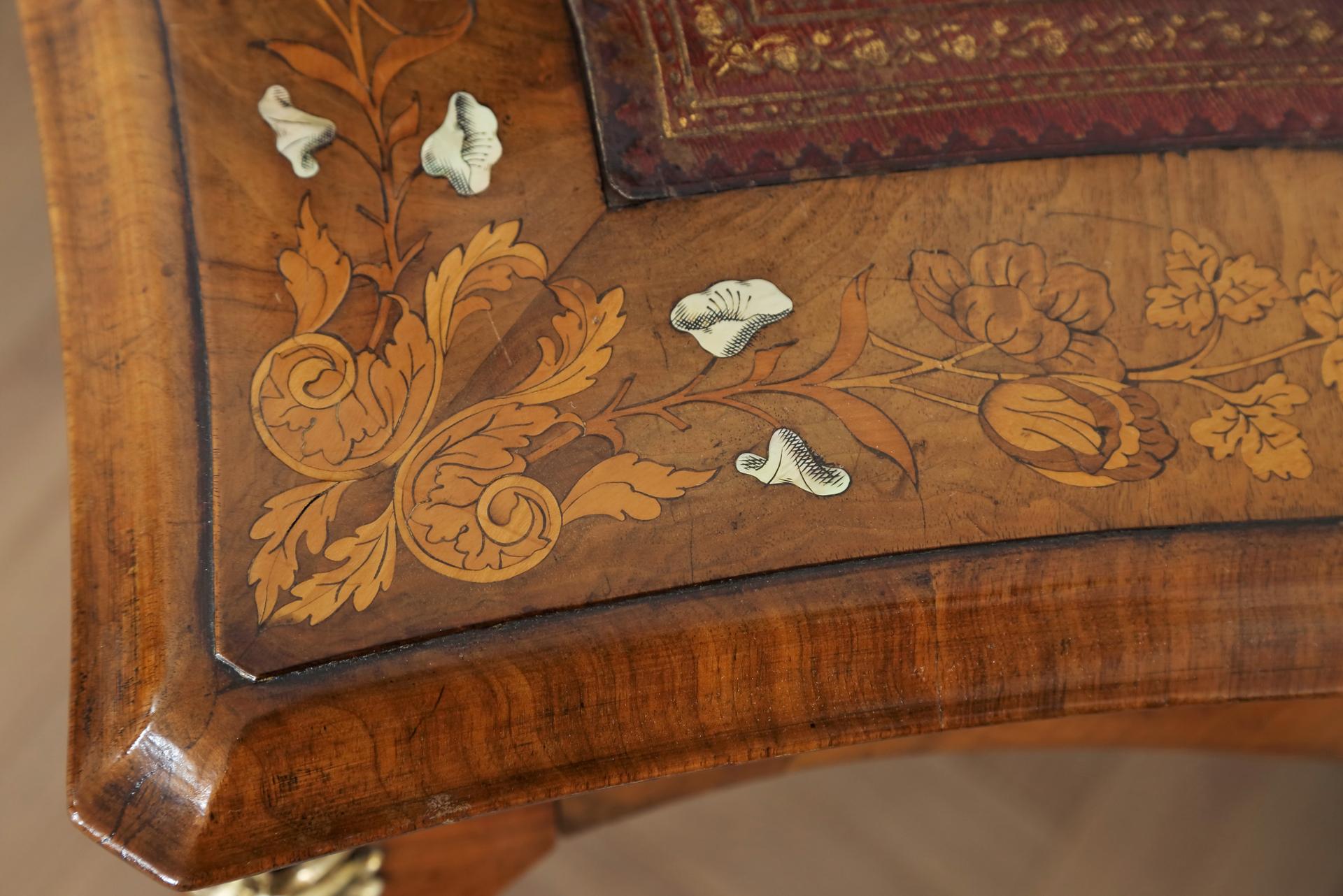 A 19th Century Louis XV Style French Floral Marquetry Serpentine Bureau Plat For Sale 6