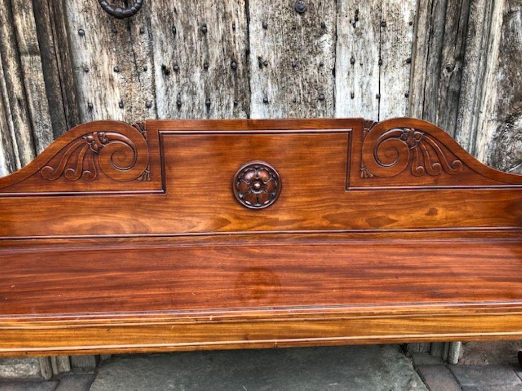 English 19th Century Mahogany Hall Bench Attributed to Marsh & Tatham For Sale