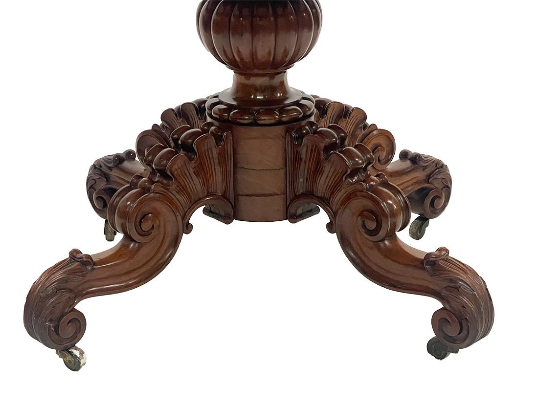 A 19th Century mahogany table with a cartouche-shaped marble top, ca 1840 For Sale 5