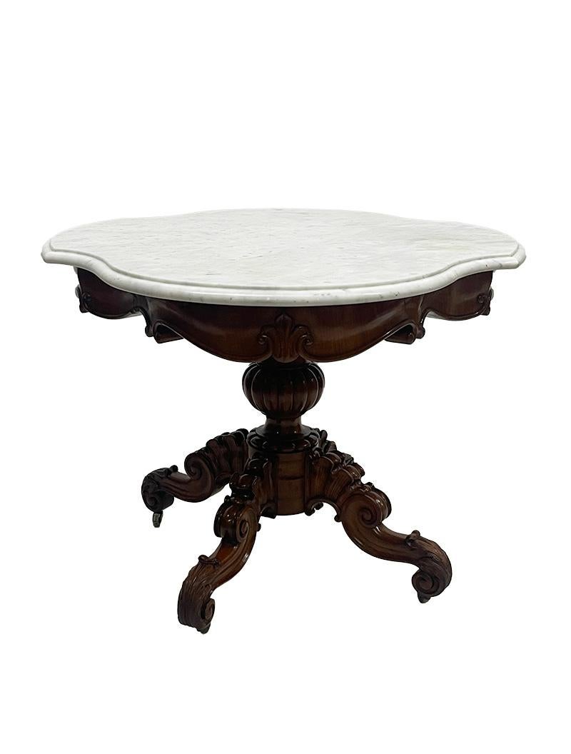 A 19th Century mahogany table with a cartouche-shaped marble top, ca 1840 For Sale 3