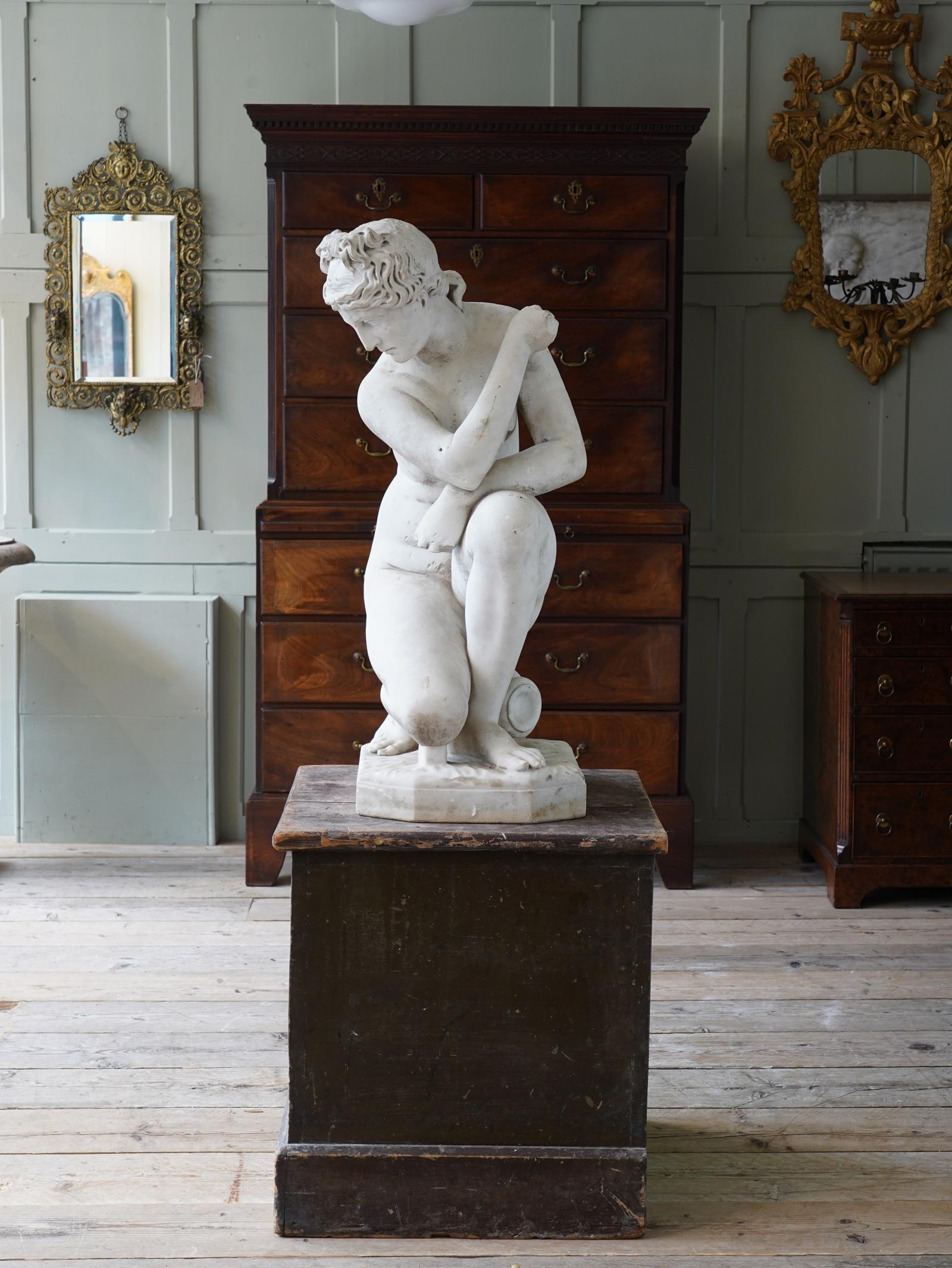 19th Century Marble Crouching Venus 6
