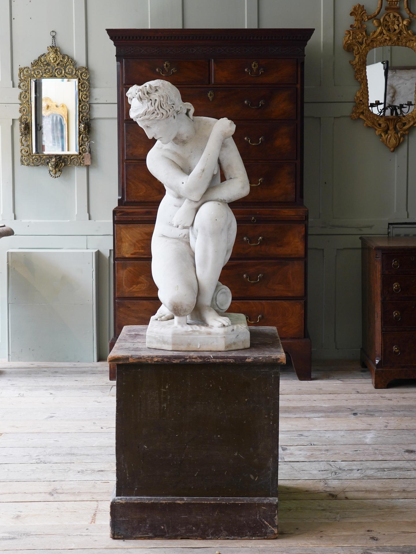 19th Century Marble Crouching Venus 12