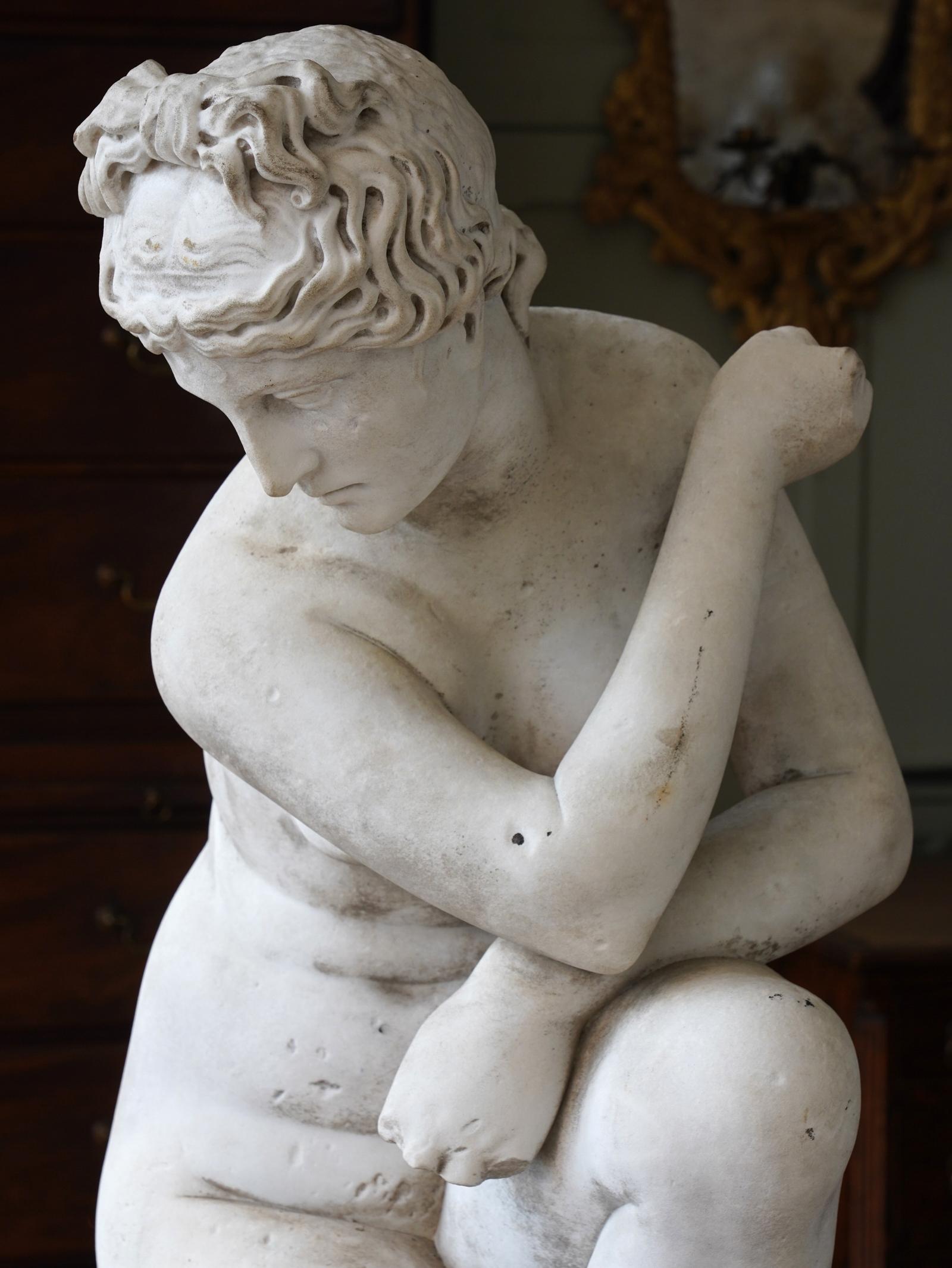 19th Century Marble Crouching Venus 14