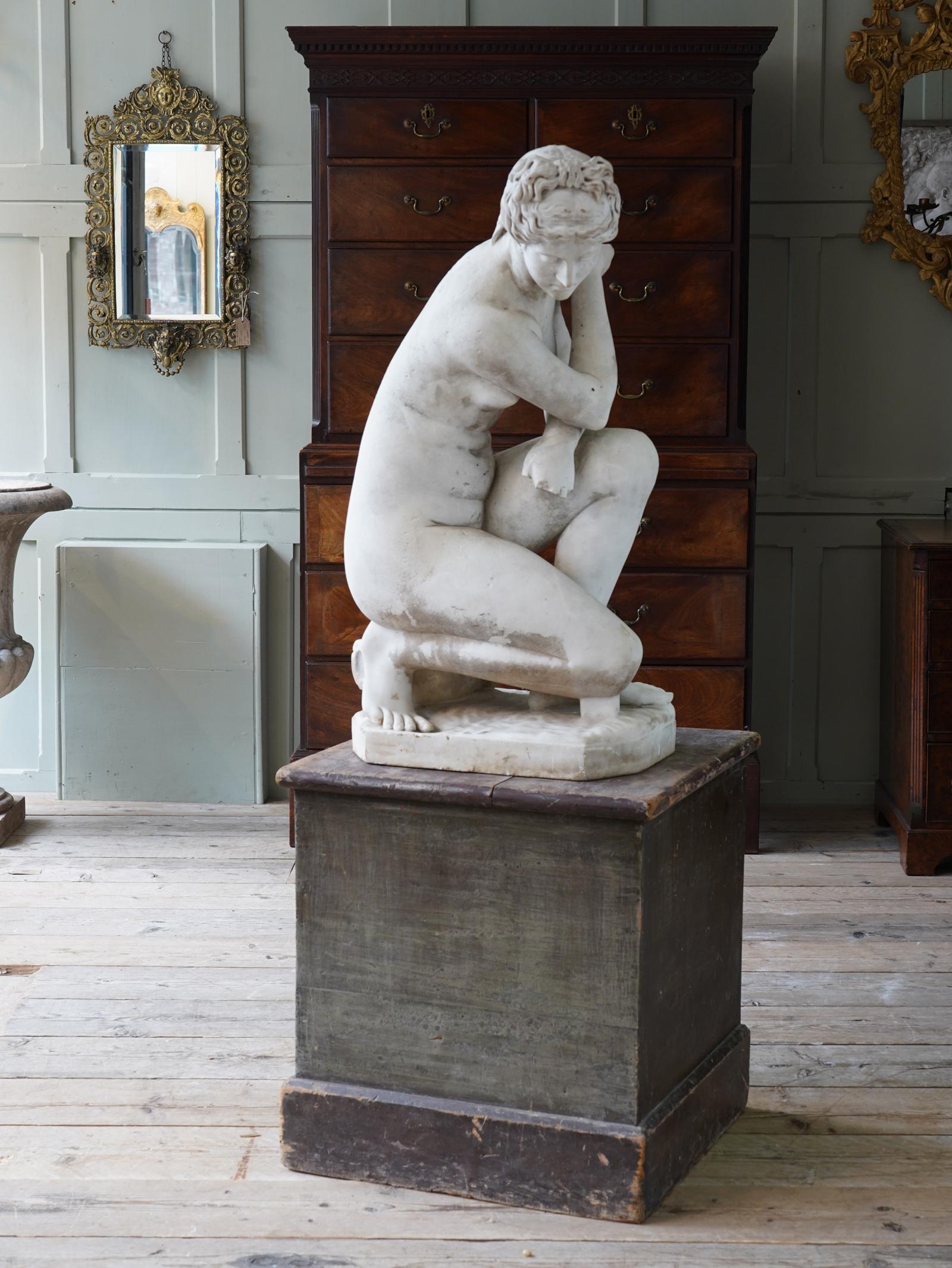 19th Century Marble Crouching Venus 1