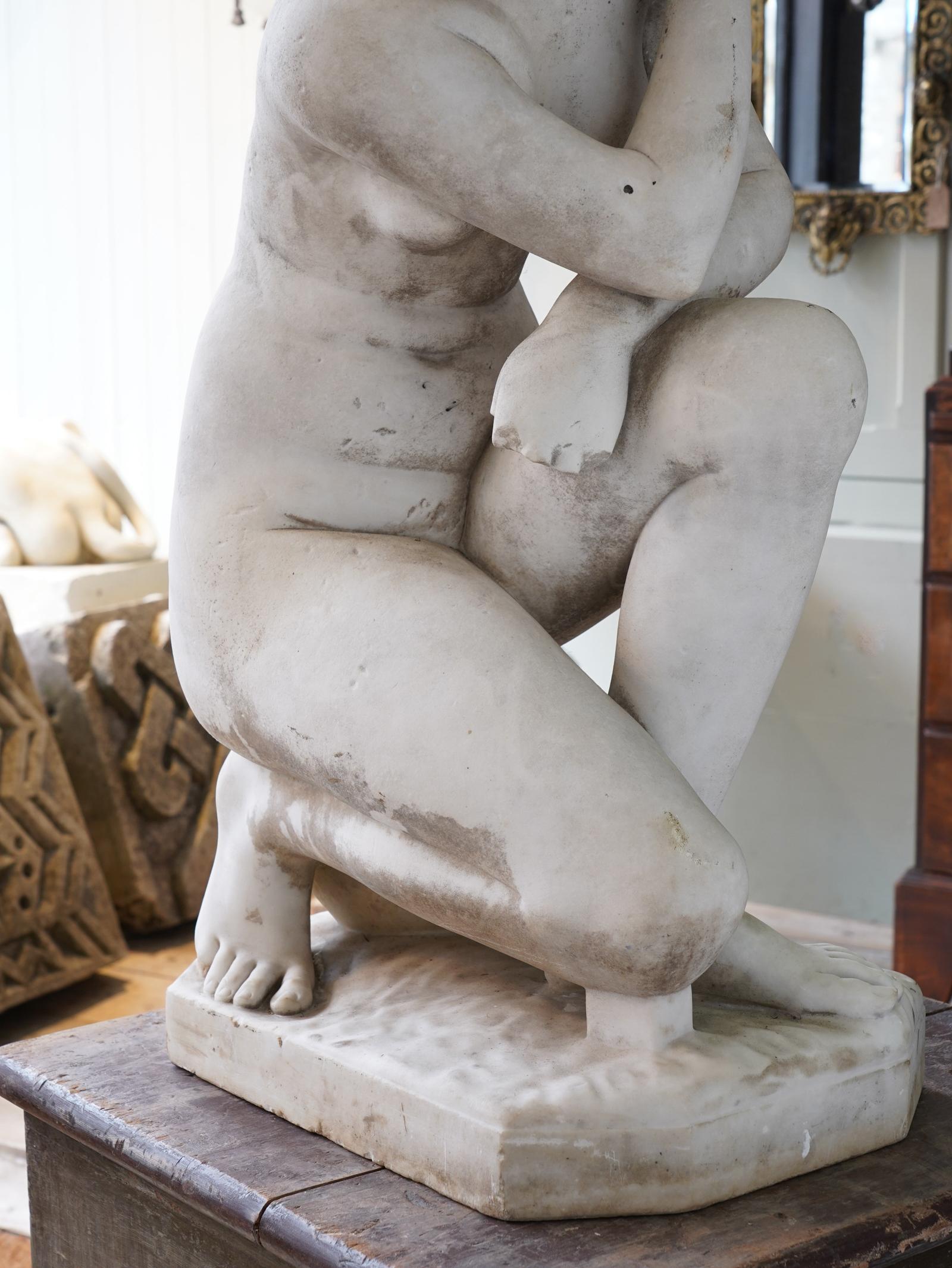 19th Century Marble Crouching Venus 5