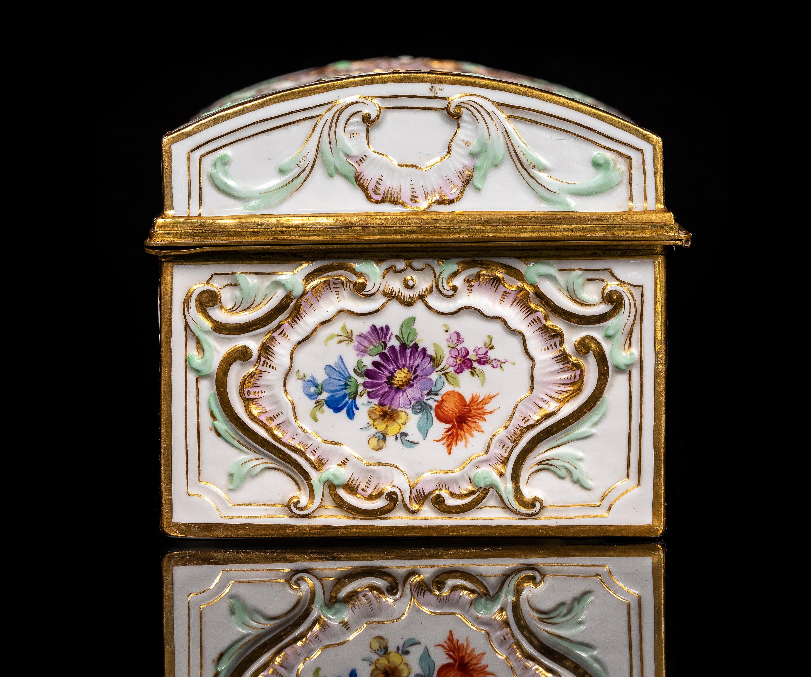 Rococo A 19th Century Meissen Porcelain Ormolu Mounted Hinged Box with Watteau Scene For Sale