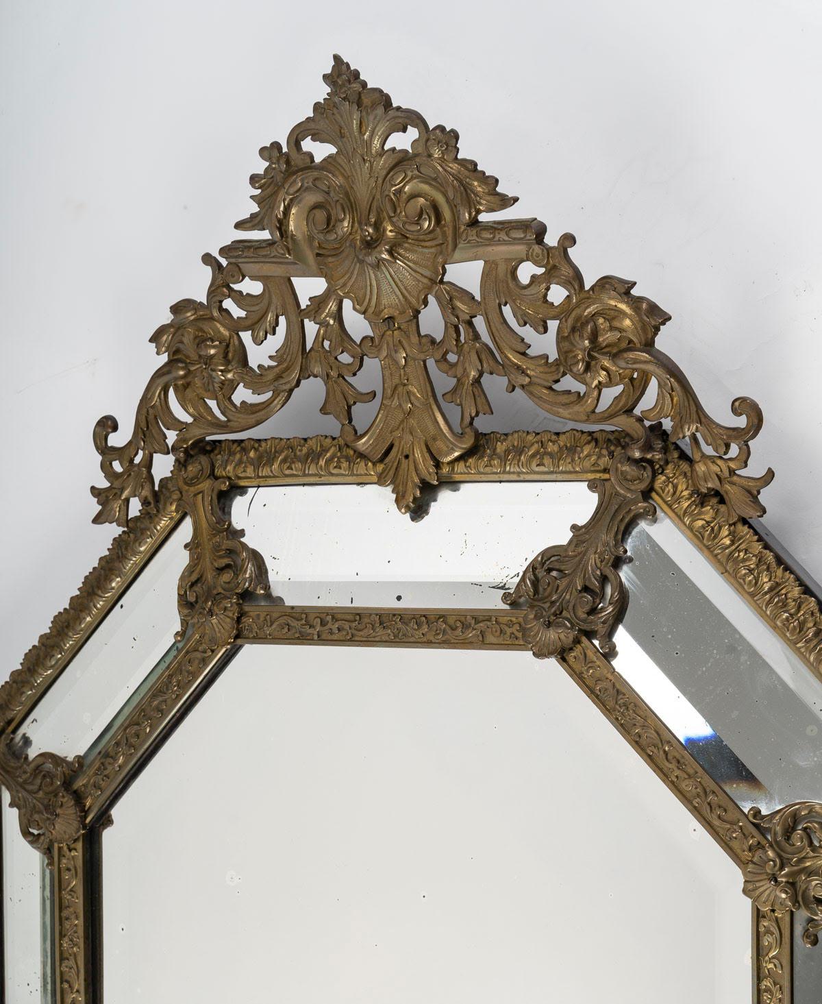 Specchio in bronzo del XIX secolo, periodo Napoleone III.

Specchio in bronzo del XIX secolo, periodo Napoleone III.
H: 116 cm, L: 69 cm, P: 12 cm