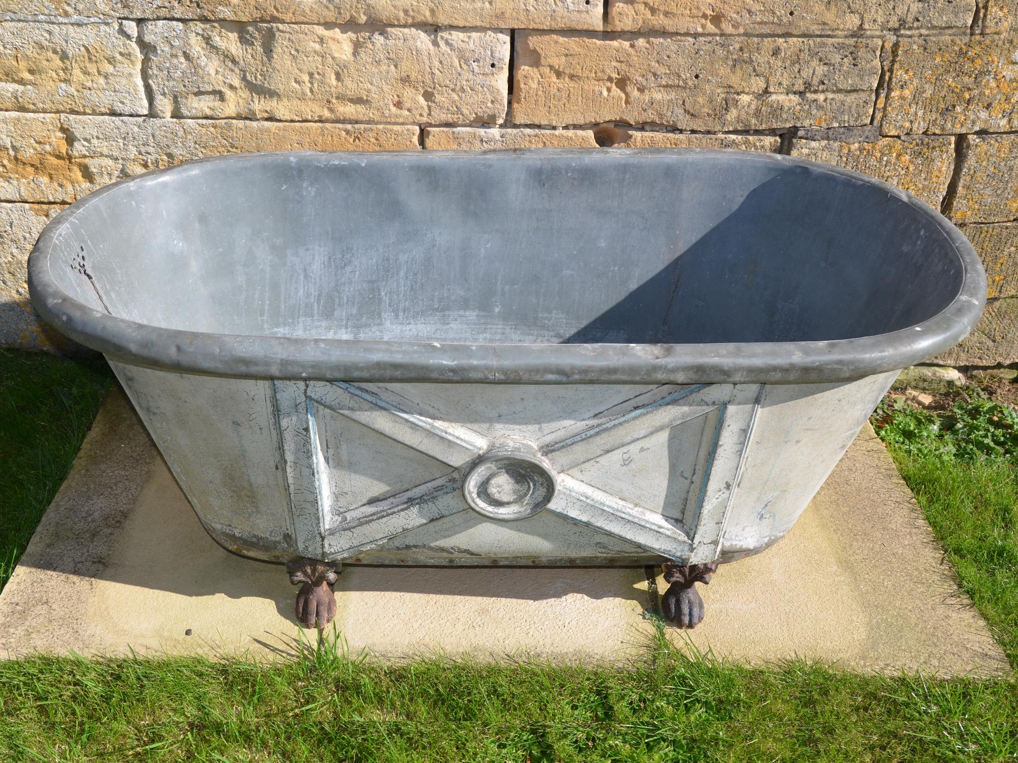 19th Century Painted Zinc Bath Tub 1