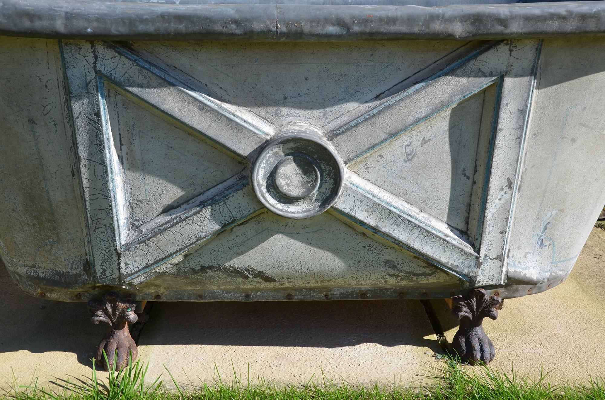 19th Century Painted Zinc Bath Tub 2