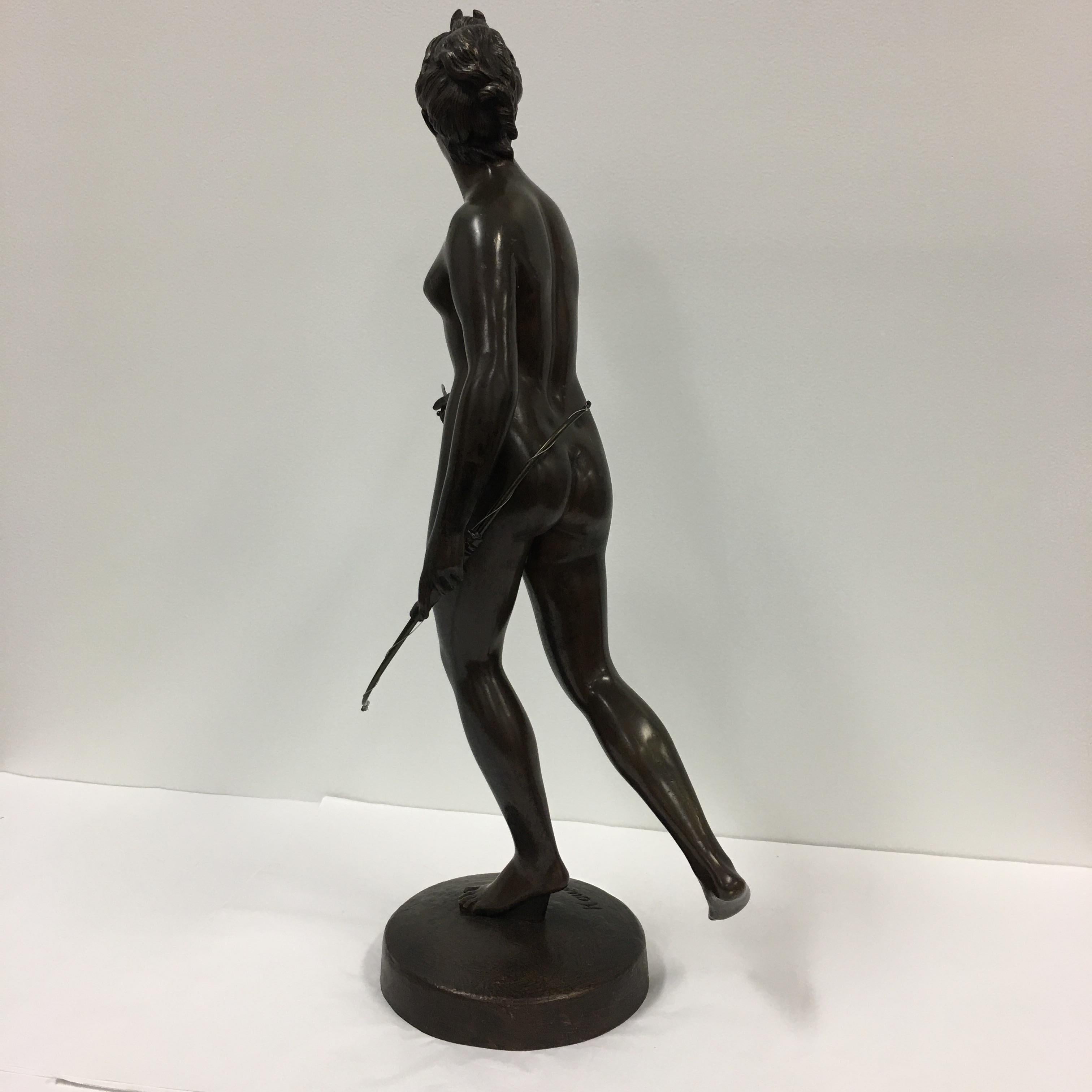 Néoclassique 19th. Statue de Diane la chasseresse en bronze patiné du siècle dernier en vente