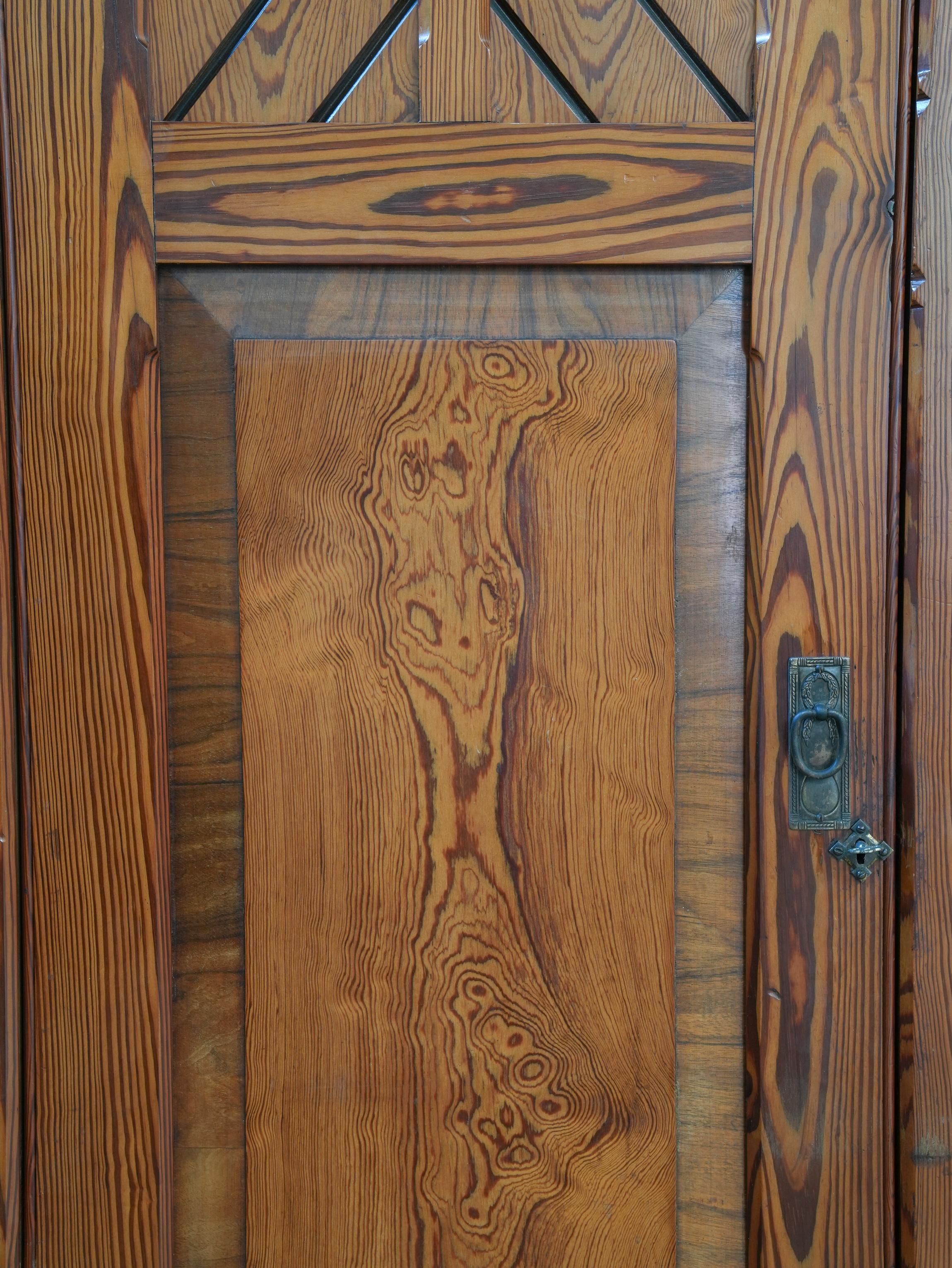 A 19th Century Pitch Pine Gothic Revival Wardrobe In Good Condition In Conwy, GB