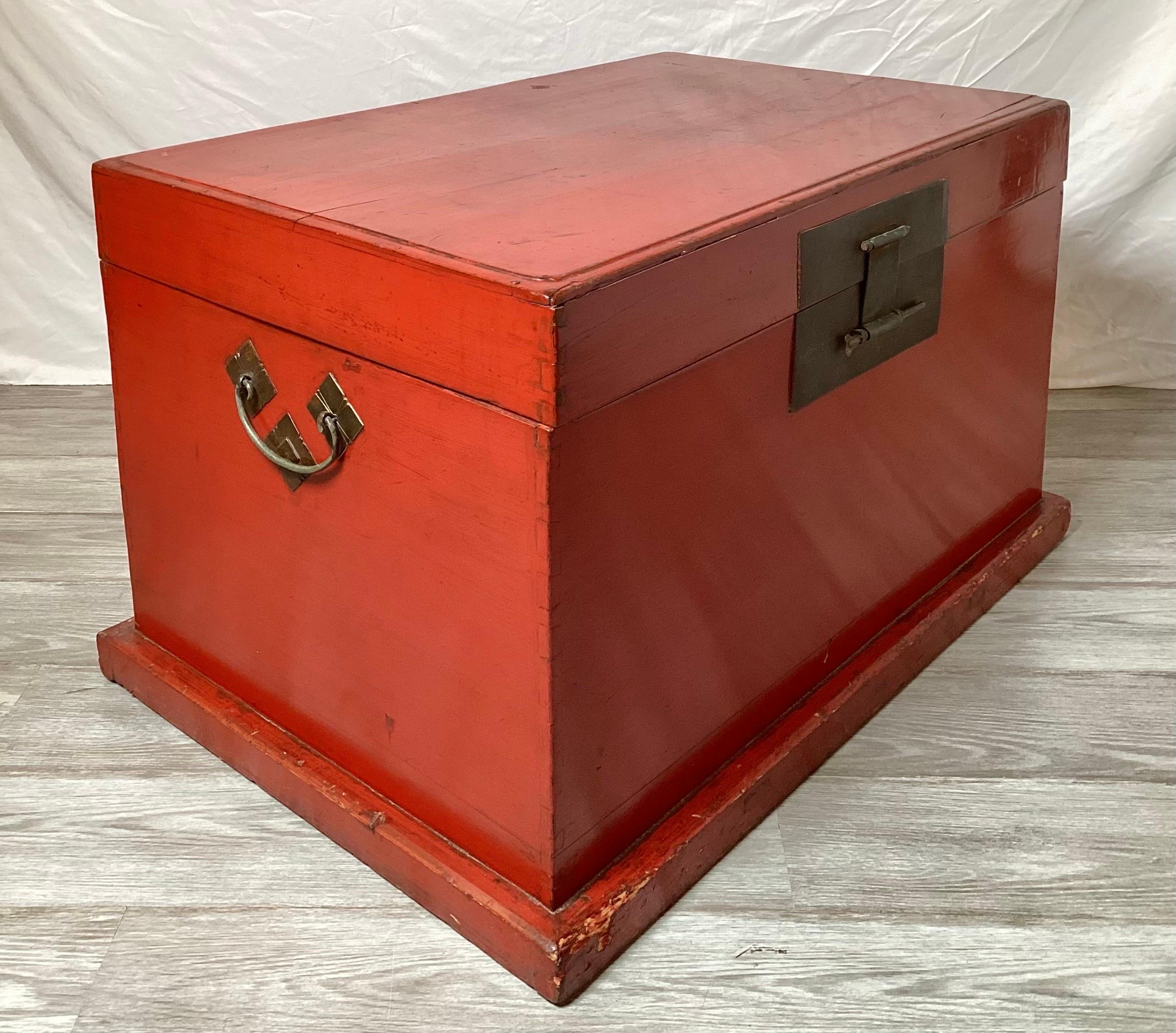 Chinese Export A 19th Century Red Lacquer Blanket Chest Trunk For Sale
