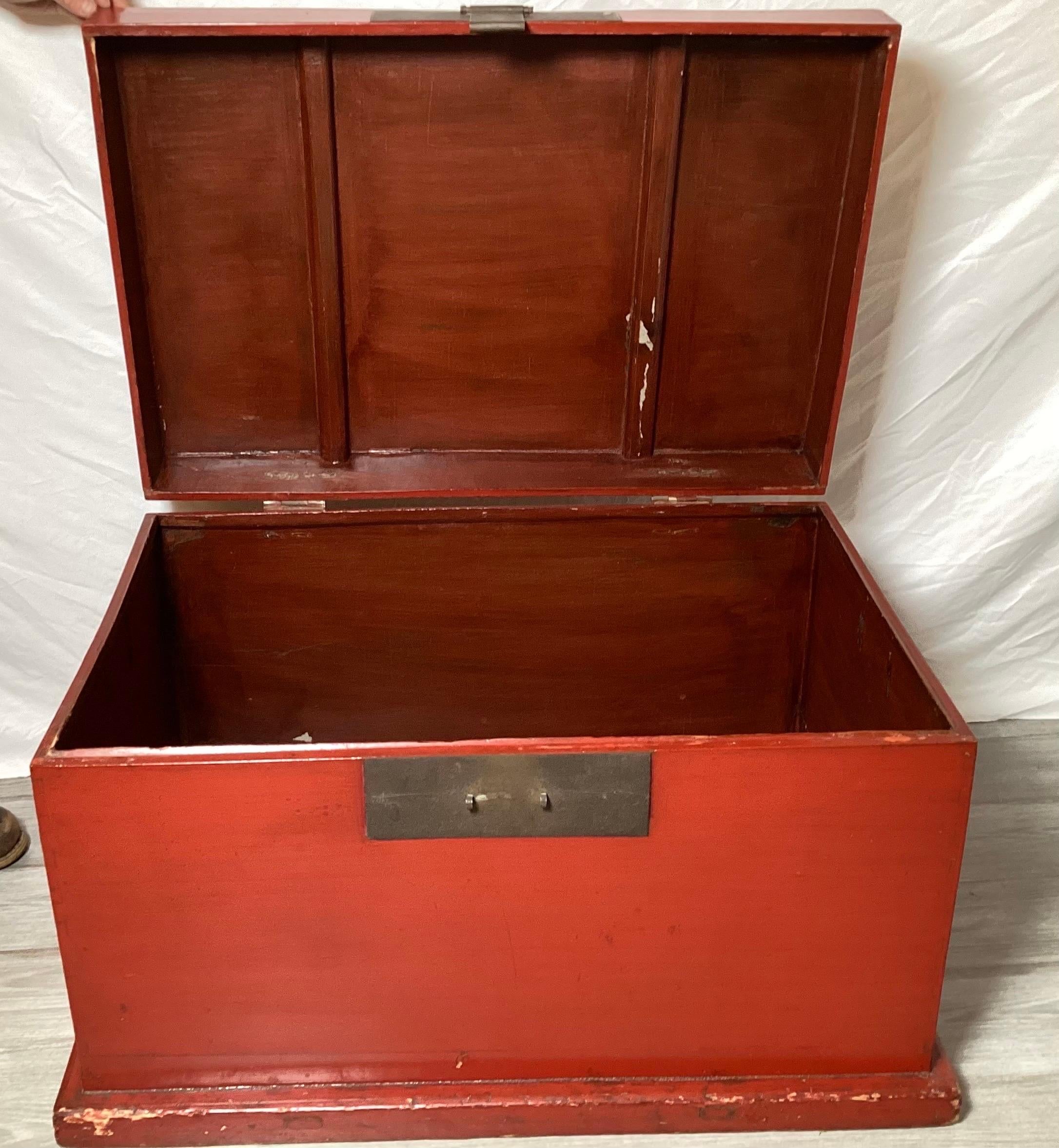 A 19th Century Red Lacquer Blanket Chest Trunk For Sale 1