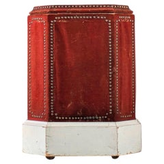 Ein drehbarer Sockel aus dem 19.