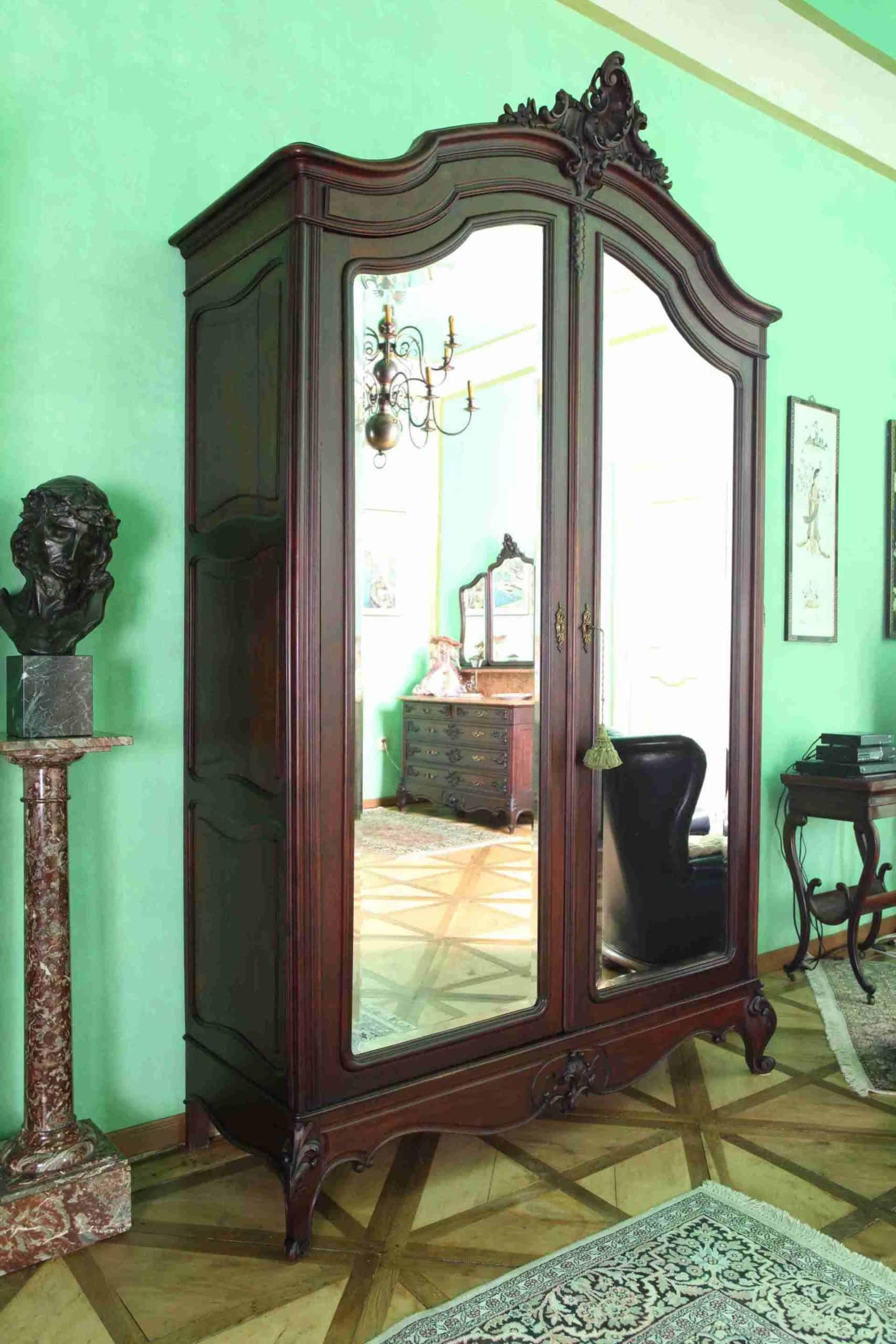French A 19th century rococo castle mirror bedroom For Sale