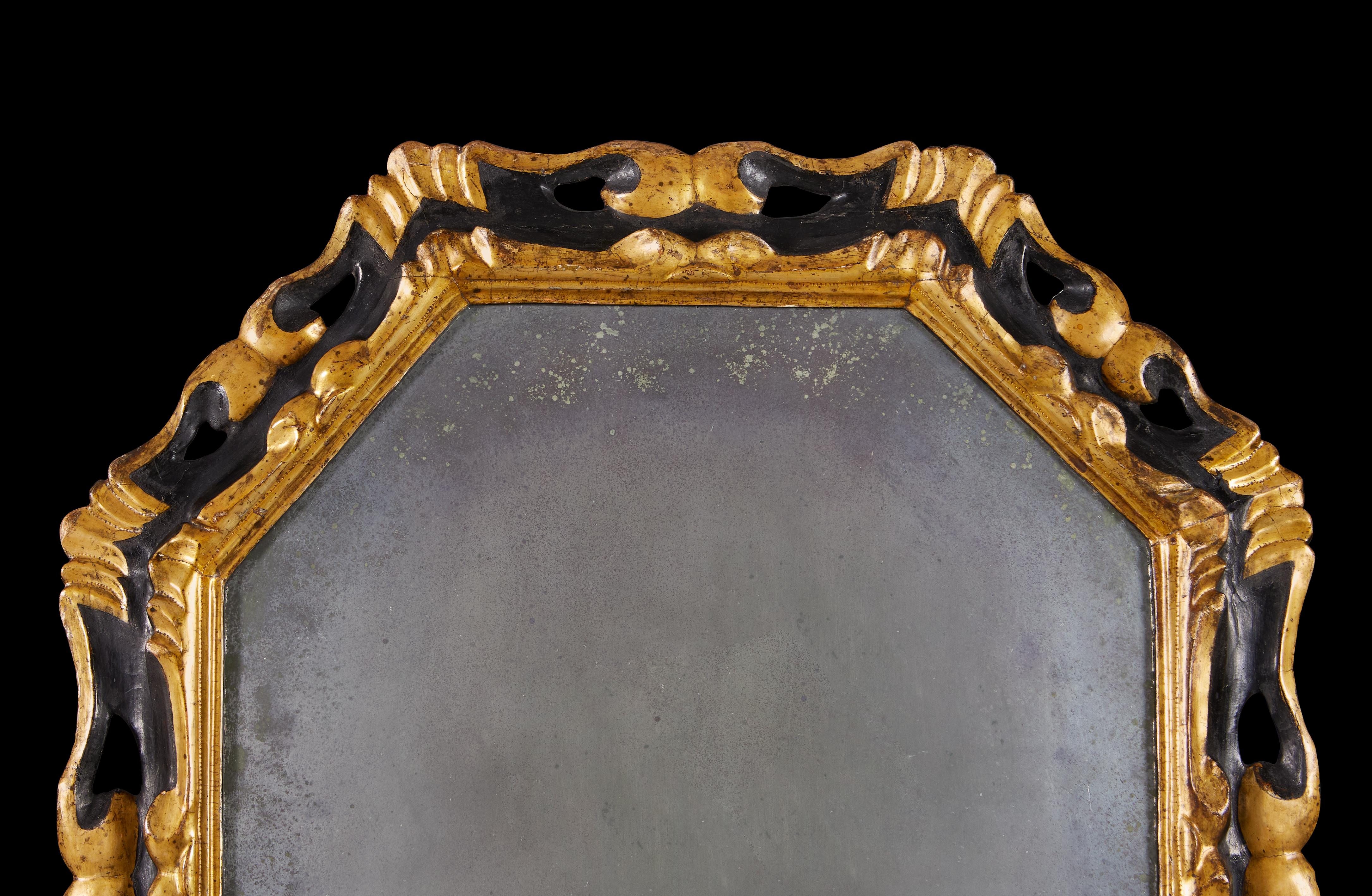 italien Miroir de pilier octogonal romain du 19ème siècle en bois doré en vente