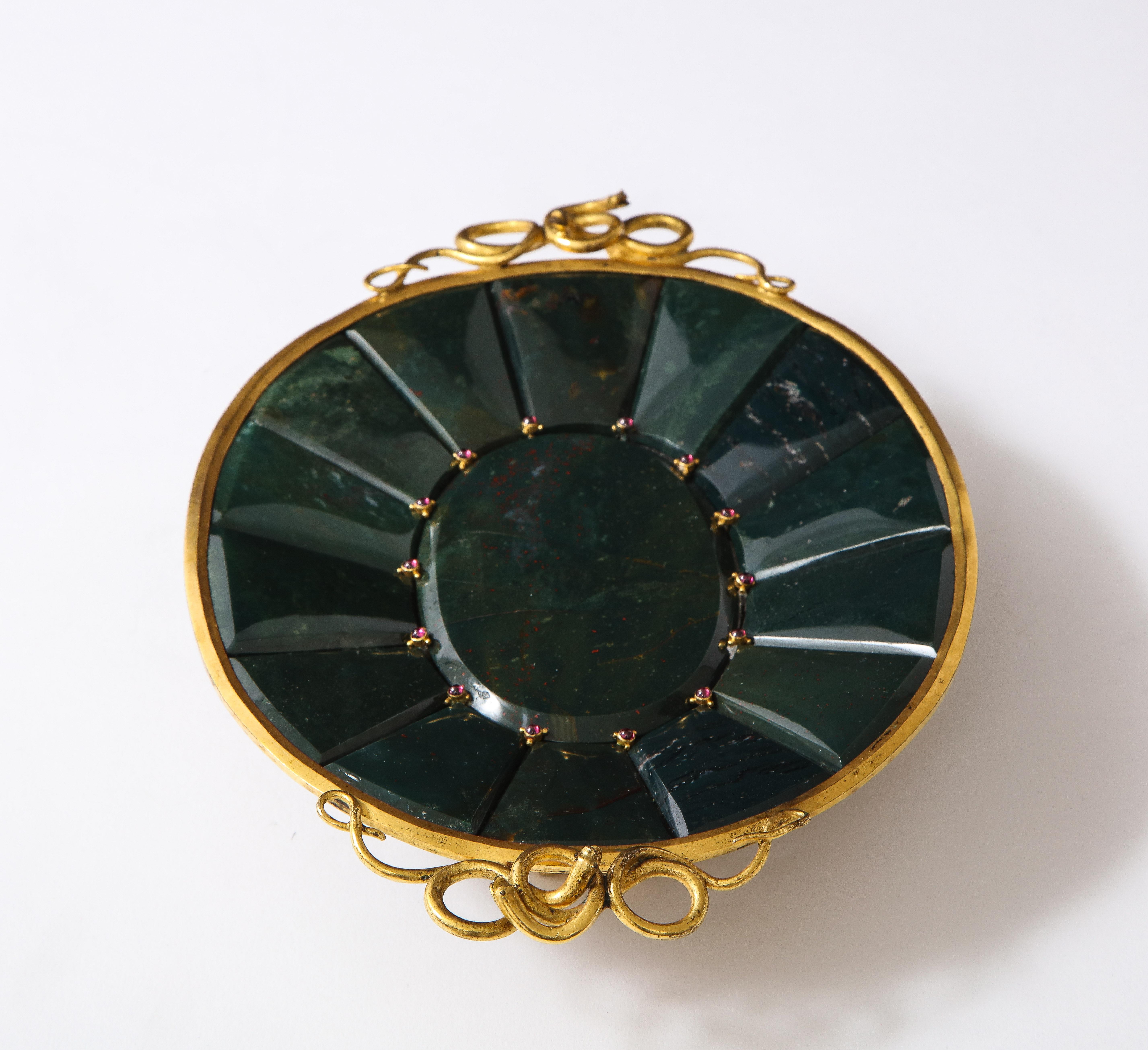 Russisches Dore-Bronze- und juwelenbesetztes Tablett aus Blutstein und Jaspis, 19. Jahrhundert im Angebot 2