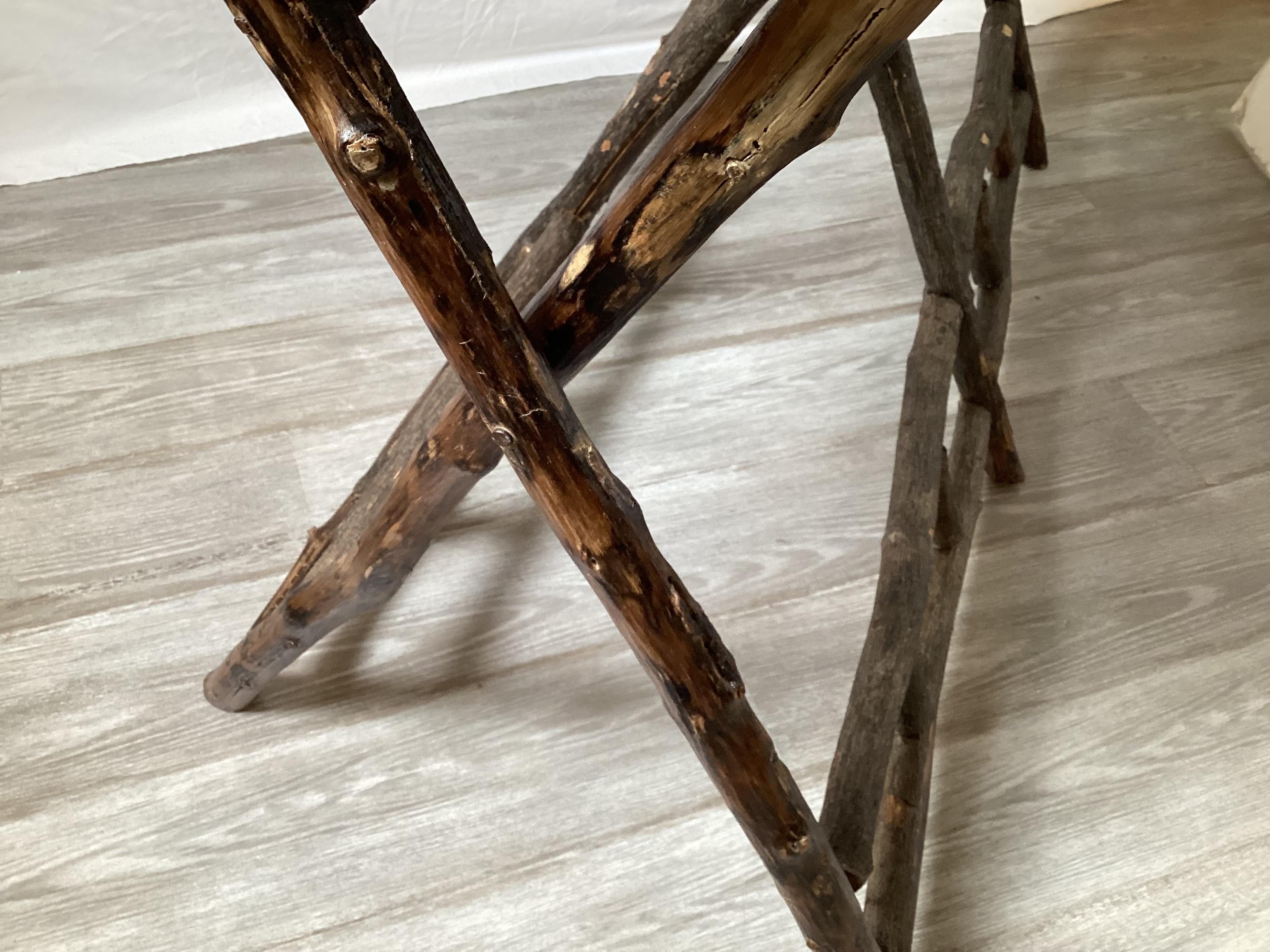 A 19th Century Rustic Adirondack Folding Table In Good Condition For Sale In Lambertville, NJ