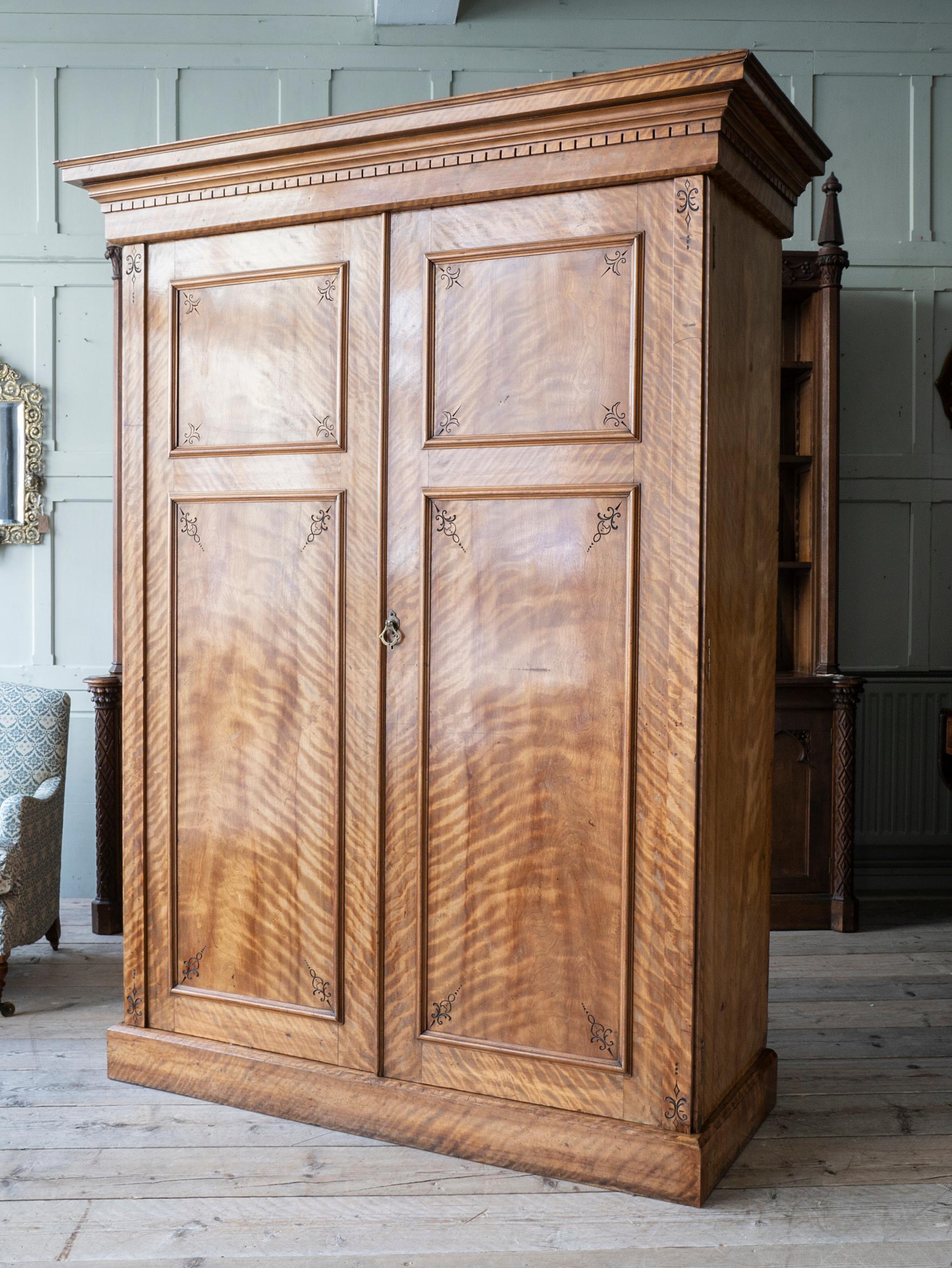 19th Century Satin Birch Compactum Wardrobe In Good Condition In Conwy, GB