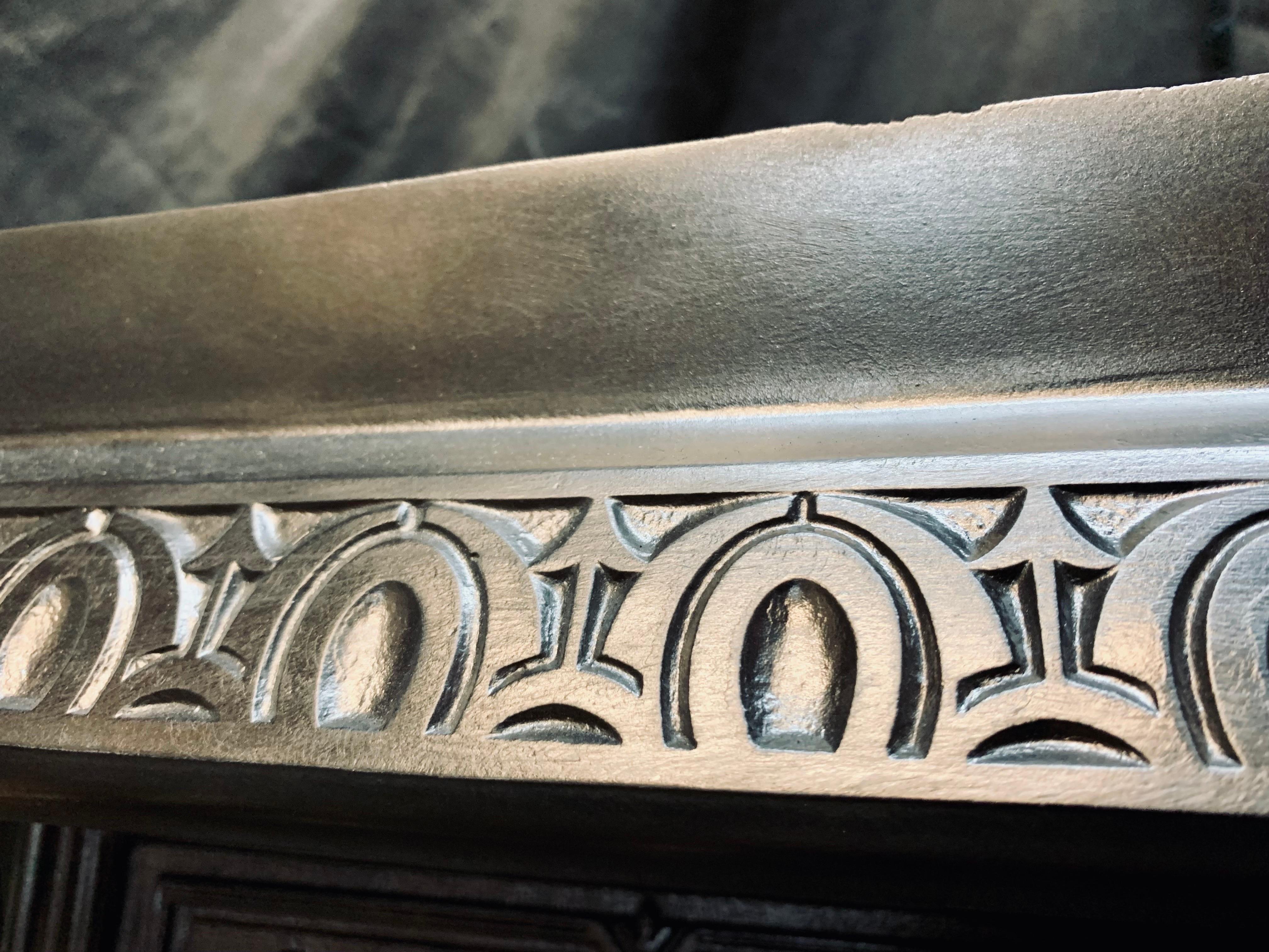 A 19th Century Scottish Victorian Tiled Cast Iron Fireplace Insert. 5