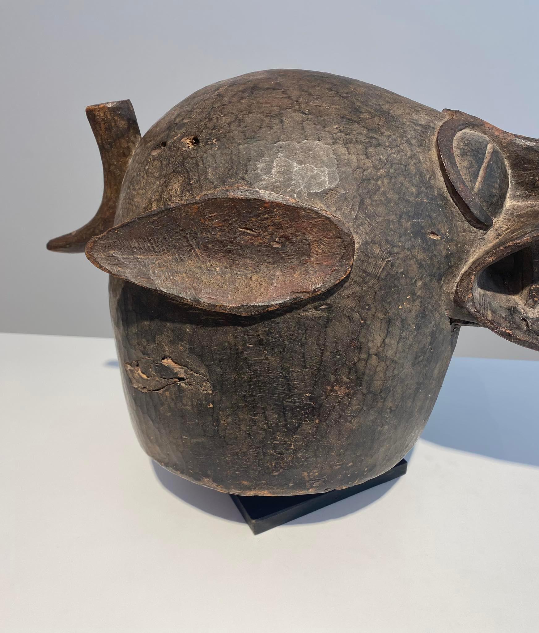 Máscara de casco senufo de tipo kponyugu Senufo Senoufo Costa de Marfil Costa de Marfil Madera dura en venta