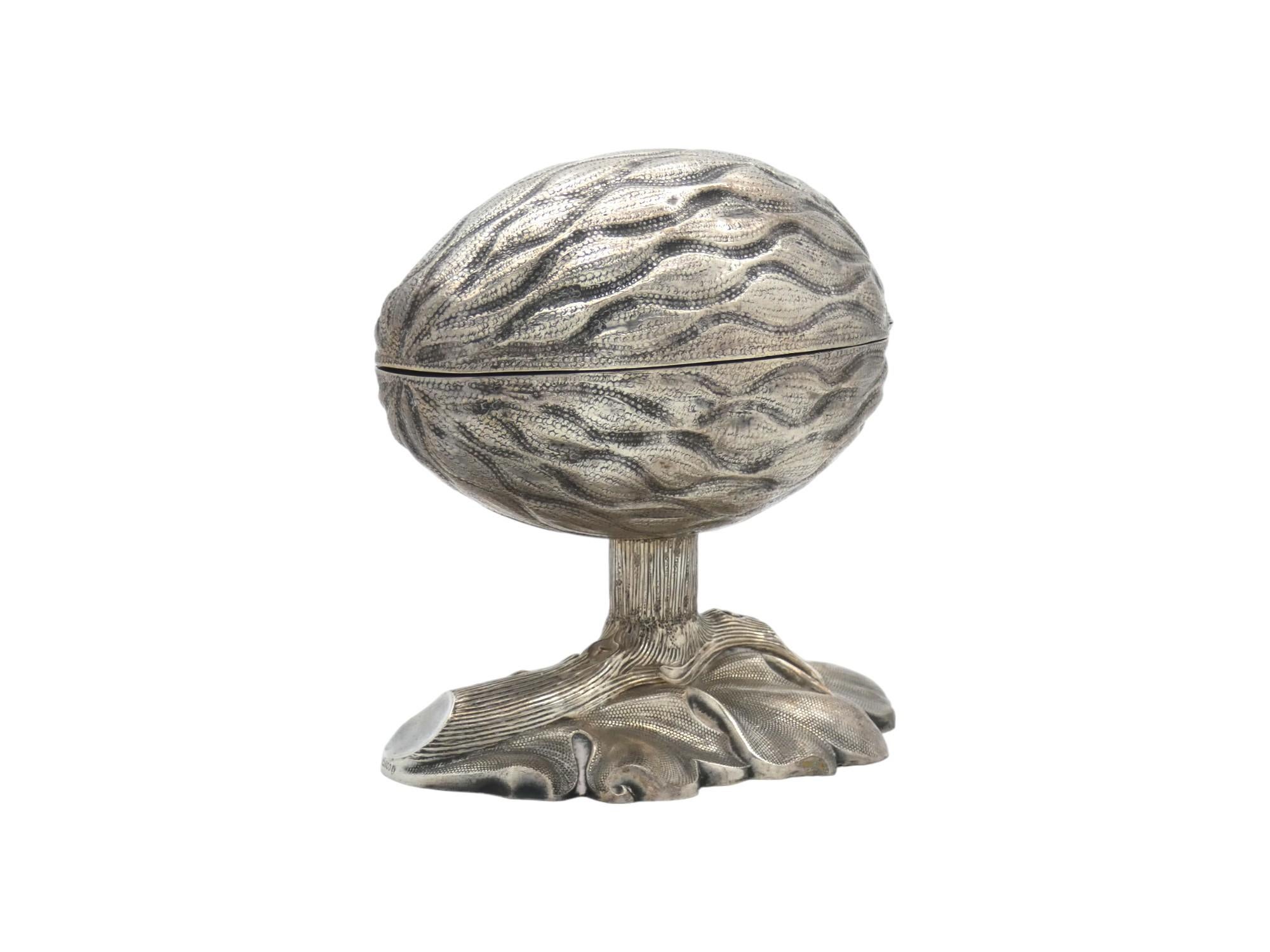 Contenitore tedesco d'argento per Etrog del XIX secolo In condizioni buone in vendita a New York, NY