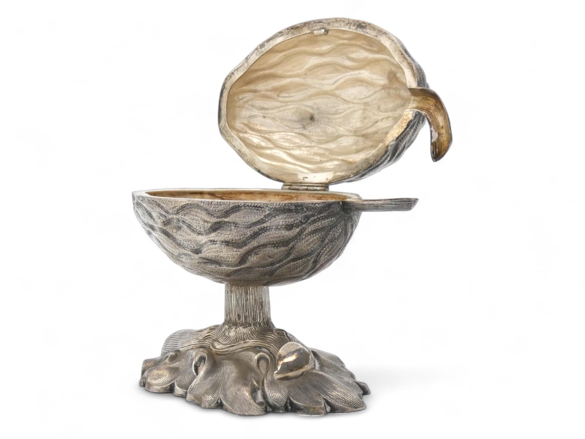 Argento Contenitore tedesco d'argento per Etrog del XIX secolo in vendita