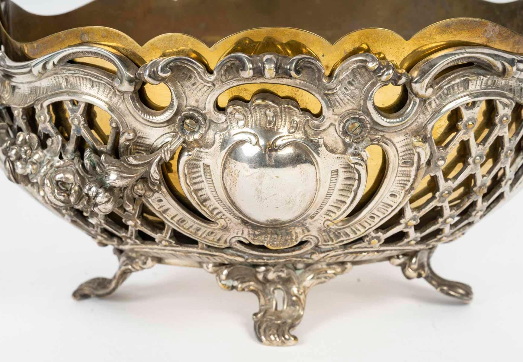 Français Jardinière en bronze plaqué argent du XIXe siècle, période Napoléon III. en vente