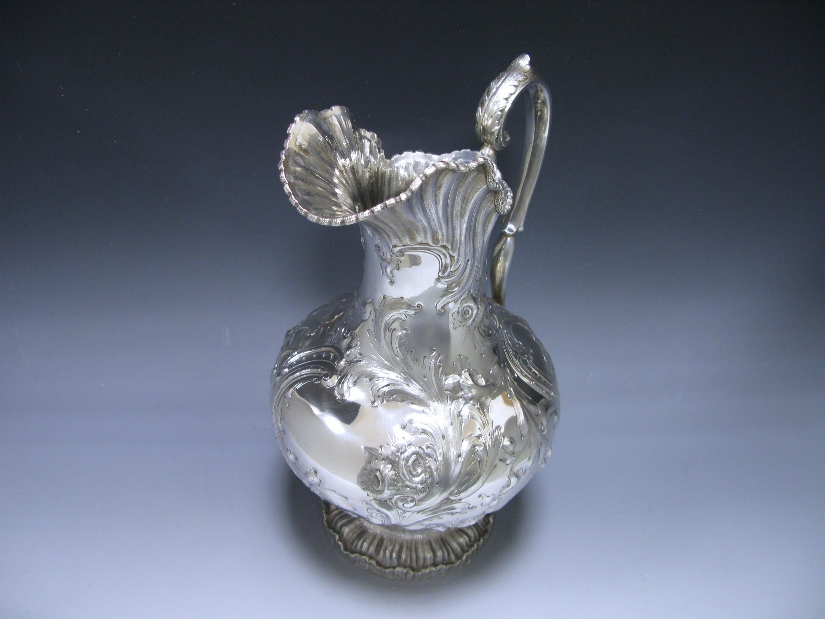 A 19th Century Silver Water Jug/Ewer made by John Chandler Moore New York In Good Condition In London, GB