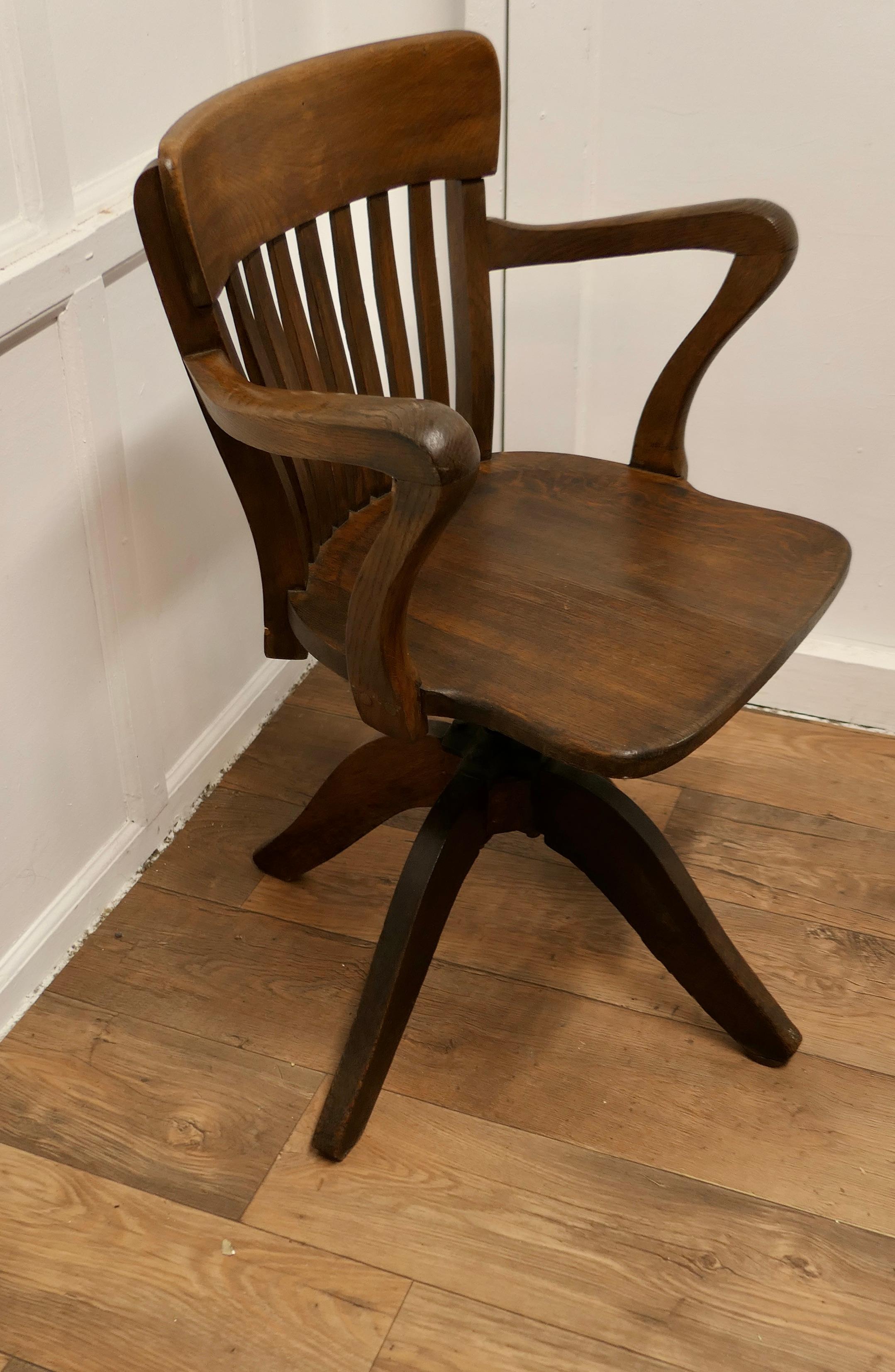 A 19th Century Swivelling Oak Office Chair or Desk Chair      For Sale 1