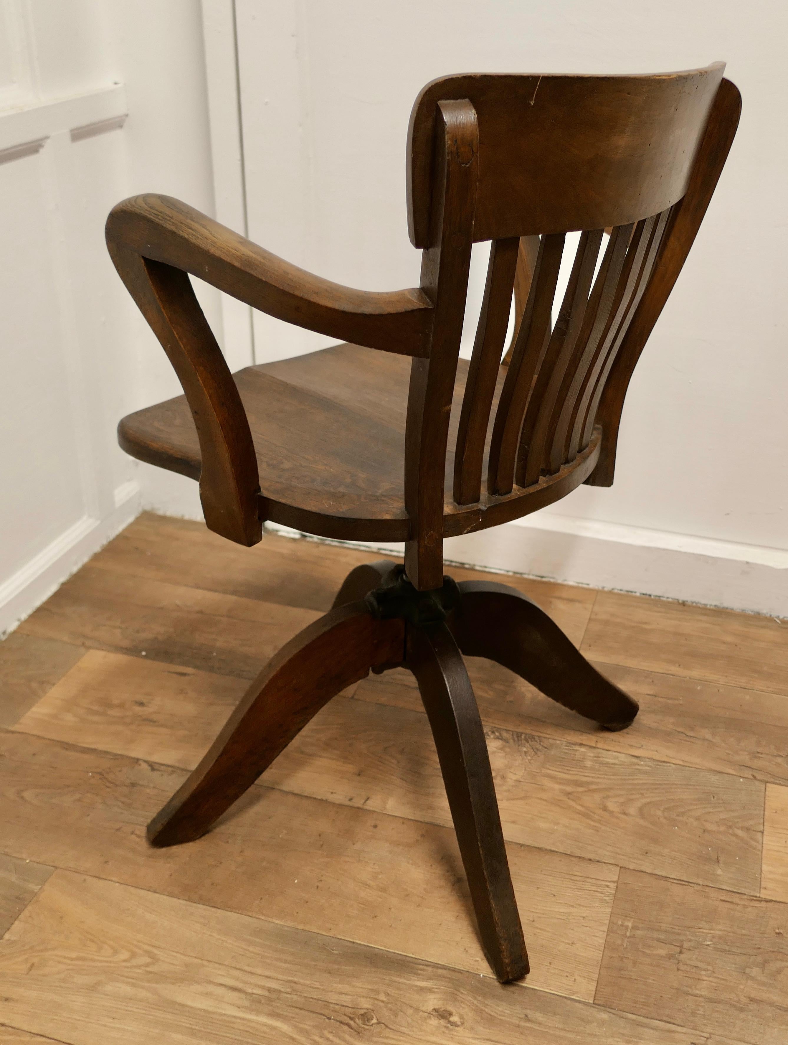 A 19th Century Swivelling Oak Office Chair or Desk Chair      For Sale 2