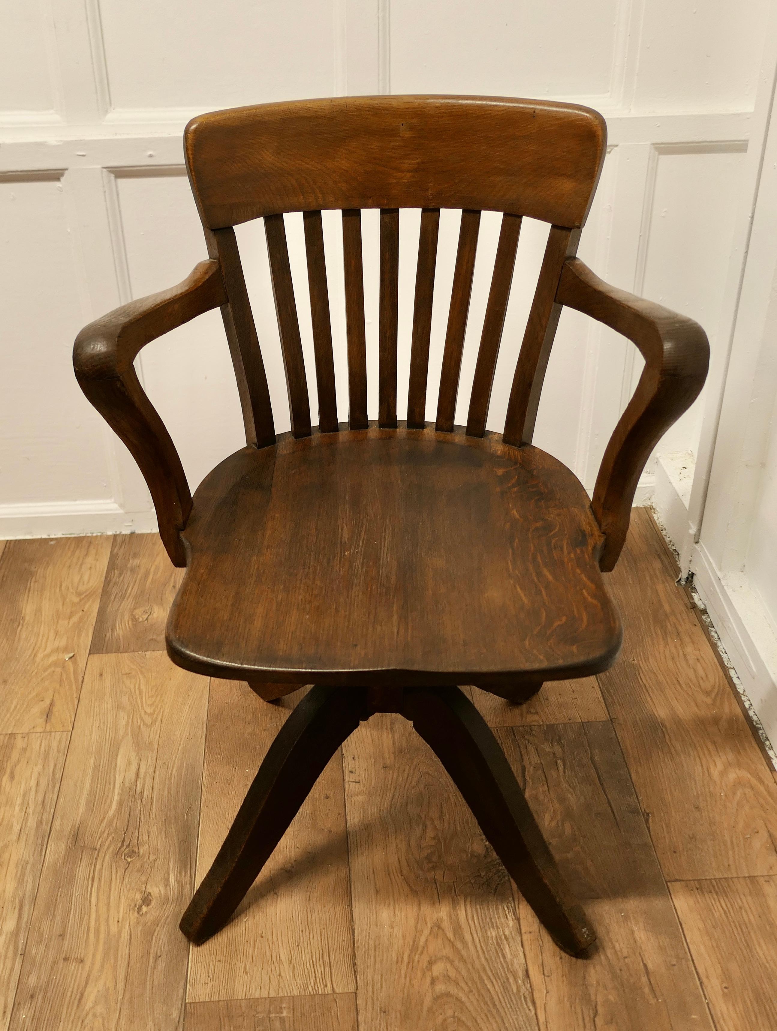 A 19th Century Swivelling Oak Office Chair or Desk Chair      For Sale 4