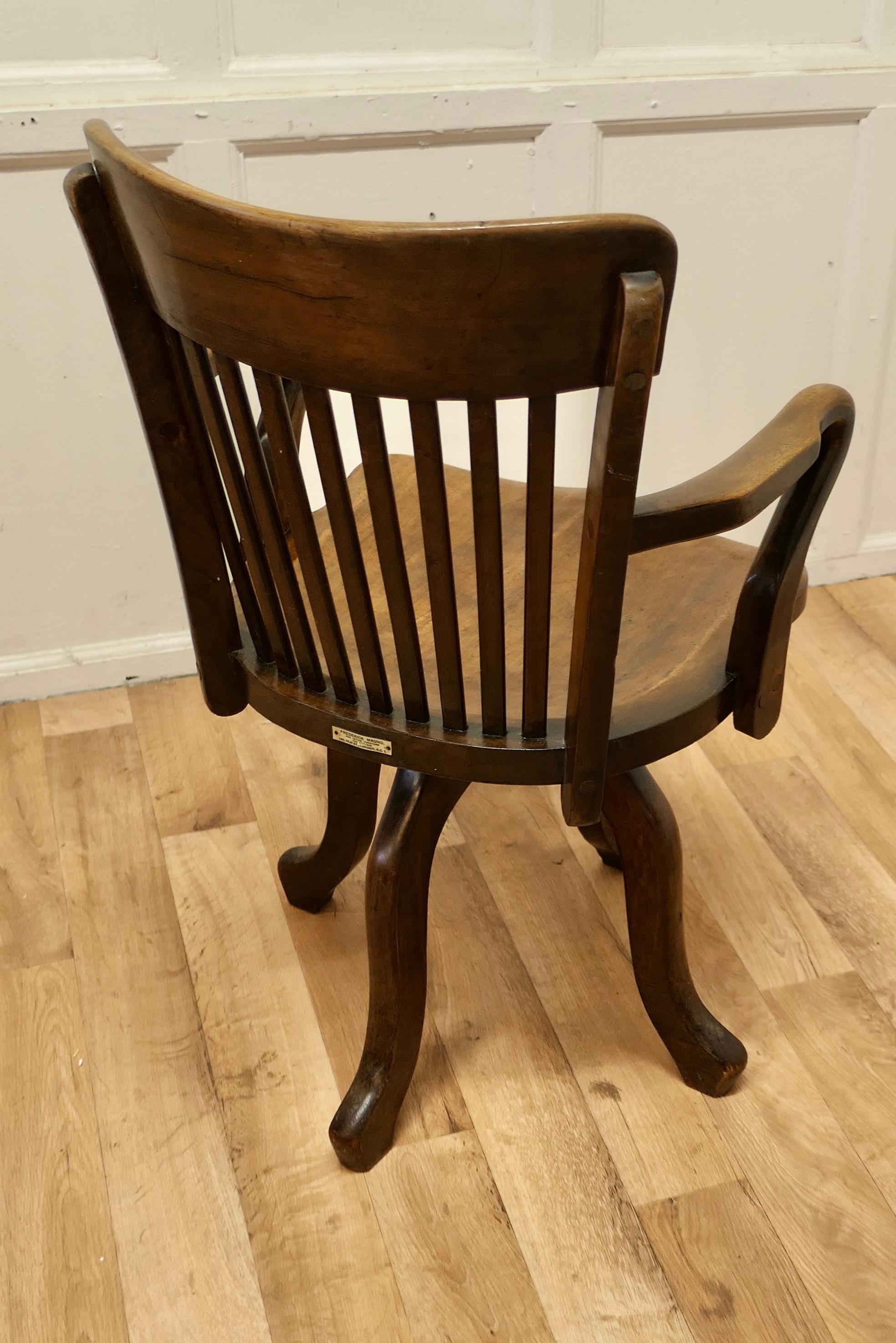 19th Century Swivelling Oak Office or Desk Chair 1