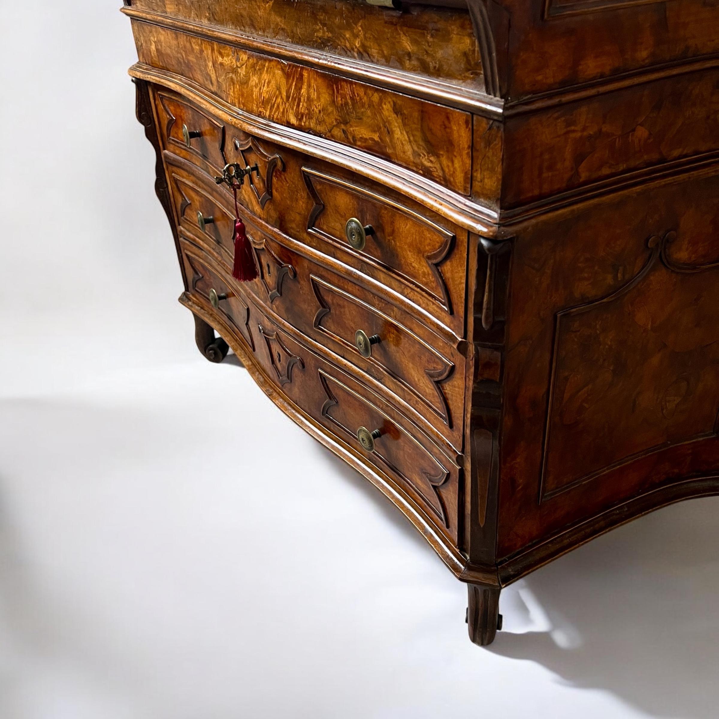 A 19Th Century Venetian Mirrored Bureau Bookcase In Briar Wood For Sale 4