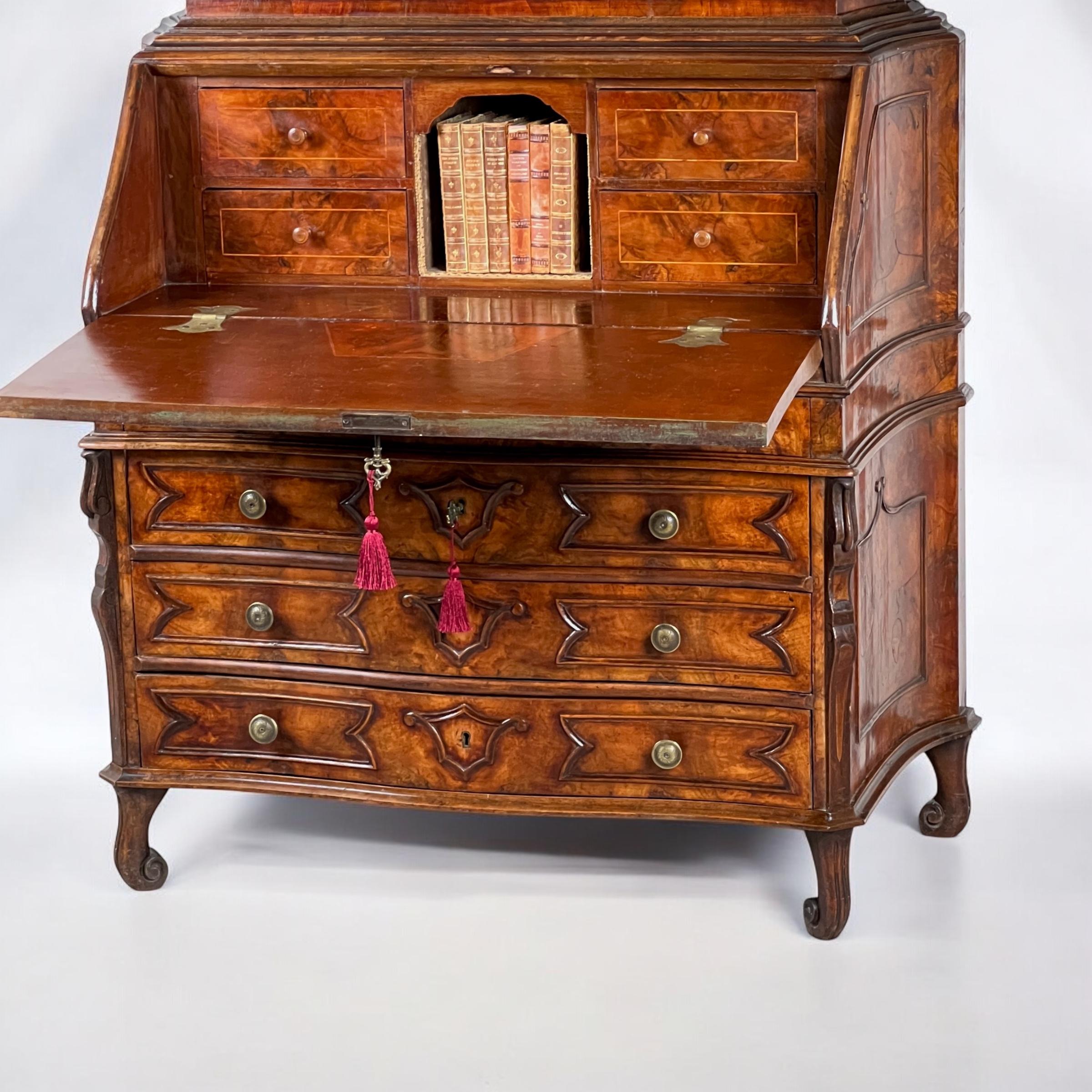 A 19Th Century Venetian Mirrored Bureau Bookcase In Briar Wood In Good Condition For Sale In London, GB