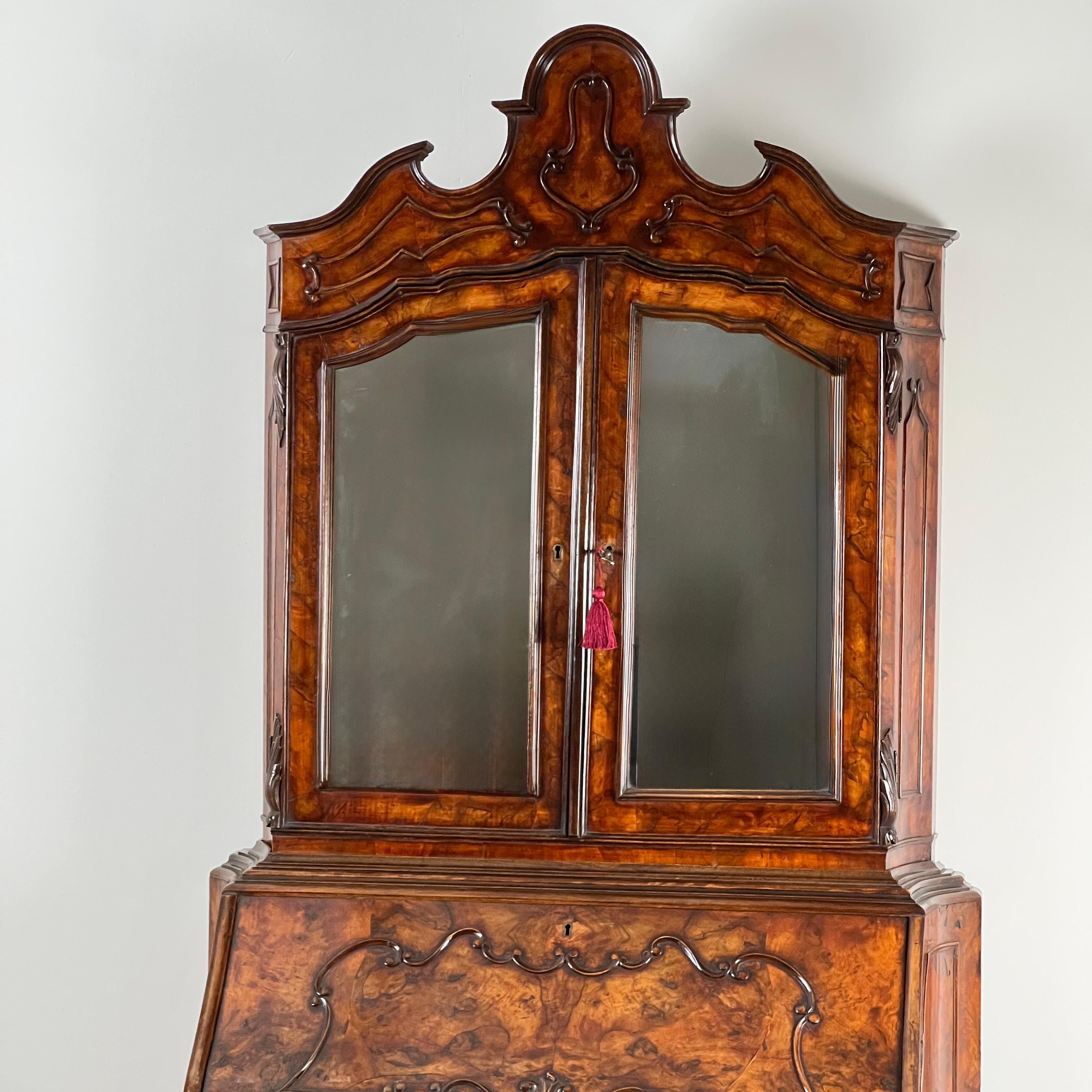 A 19Th Century Venetian Mirrored Bureau Bookcase In Briar Wood For Sale 1