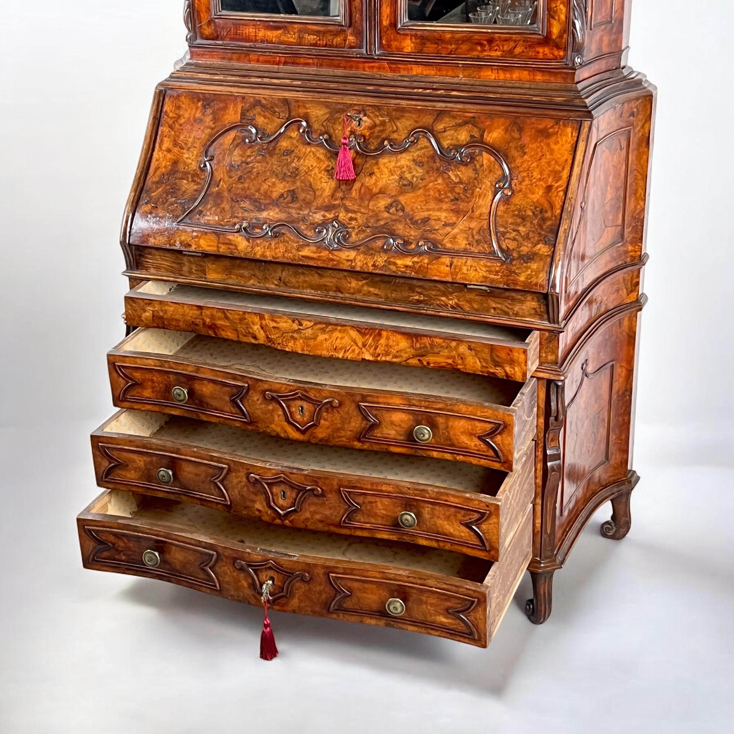 A 19Th Century Venetian Mirrored Bureau Bookcase In Briar Wood For Sale 2