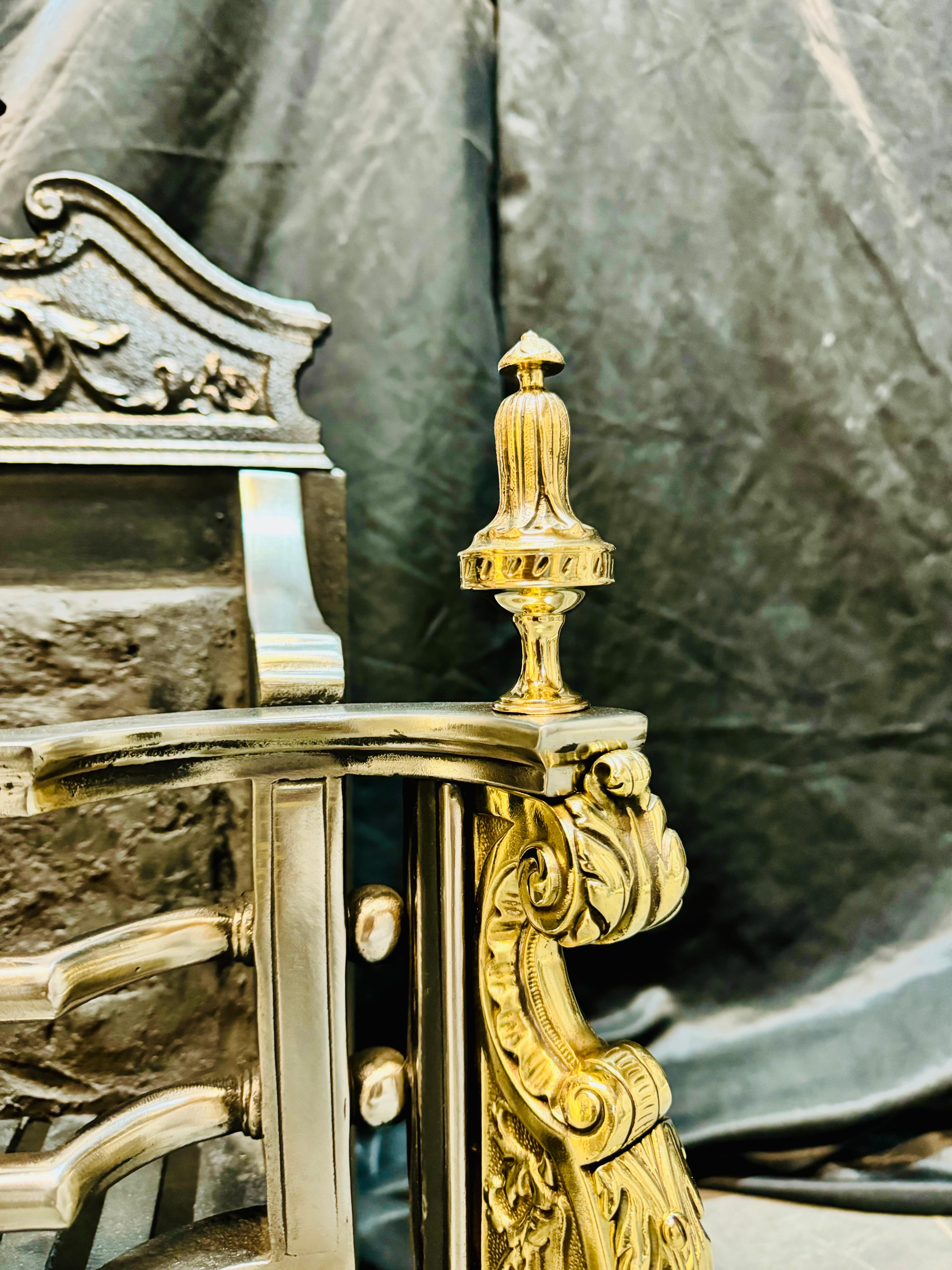 Cesto per griglia da fuoco in ghisa e ottone in stile rococò del XIX secolo. in vendita 4