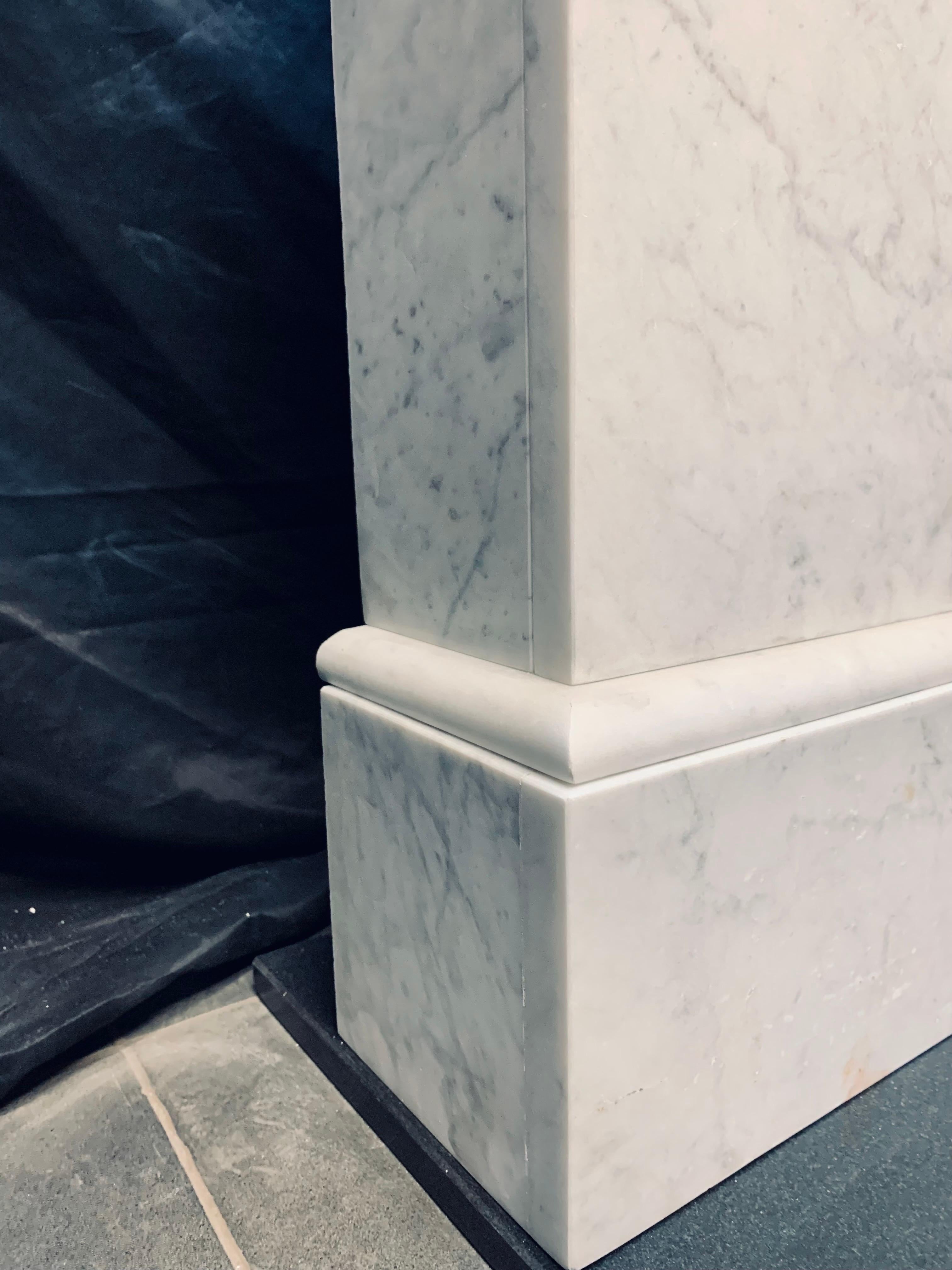 A 19th Century Victorian Scottish Carrara Marble Fireplace Surround. For Sale 10